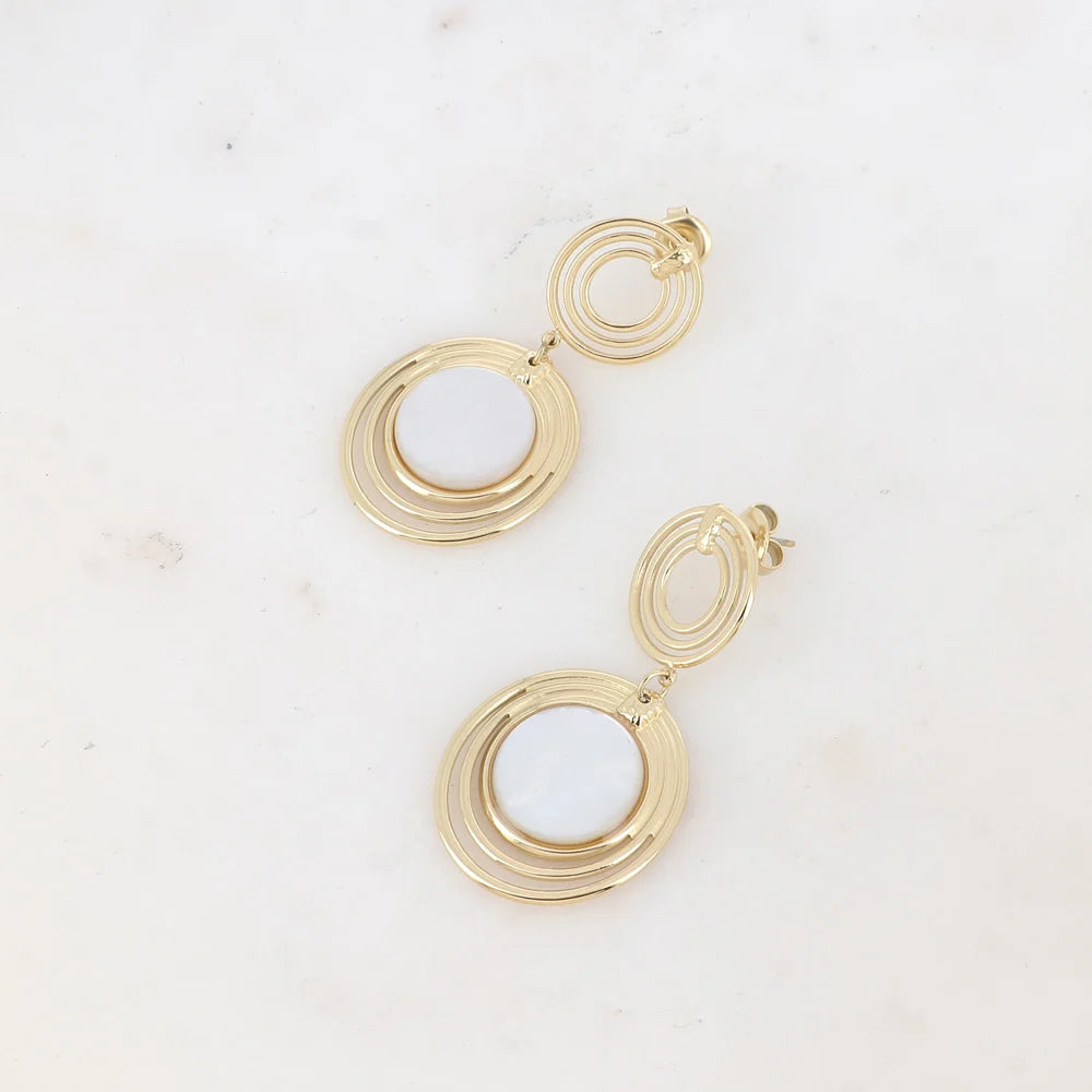 Boucles d'oreilles Rosaline nacre blanche vue ensemble