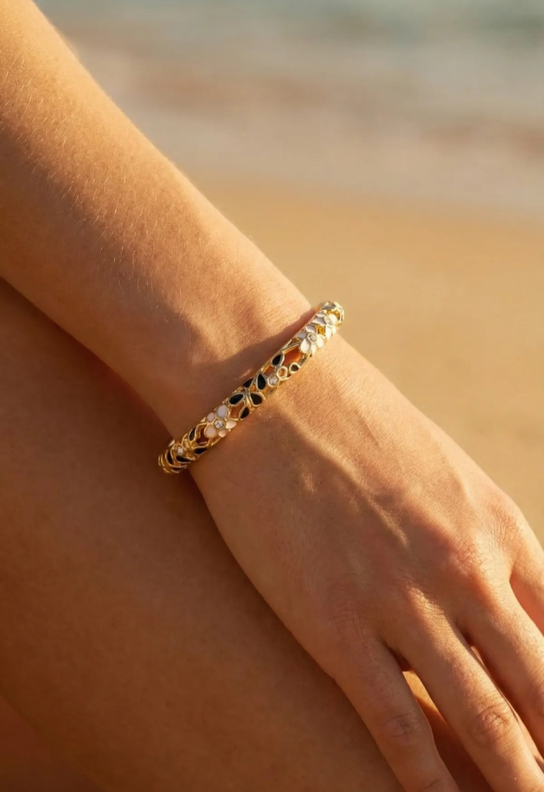 Bracelet Diana, Jonc Fleuri Strass Doré –  Couleurs au Choix | Or et Âme Bijoux