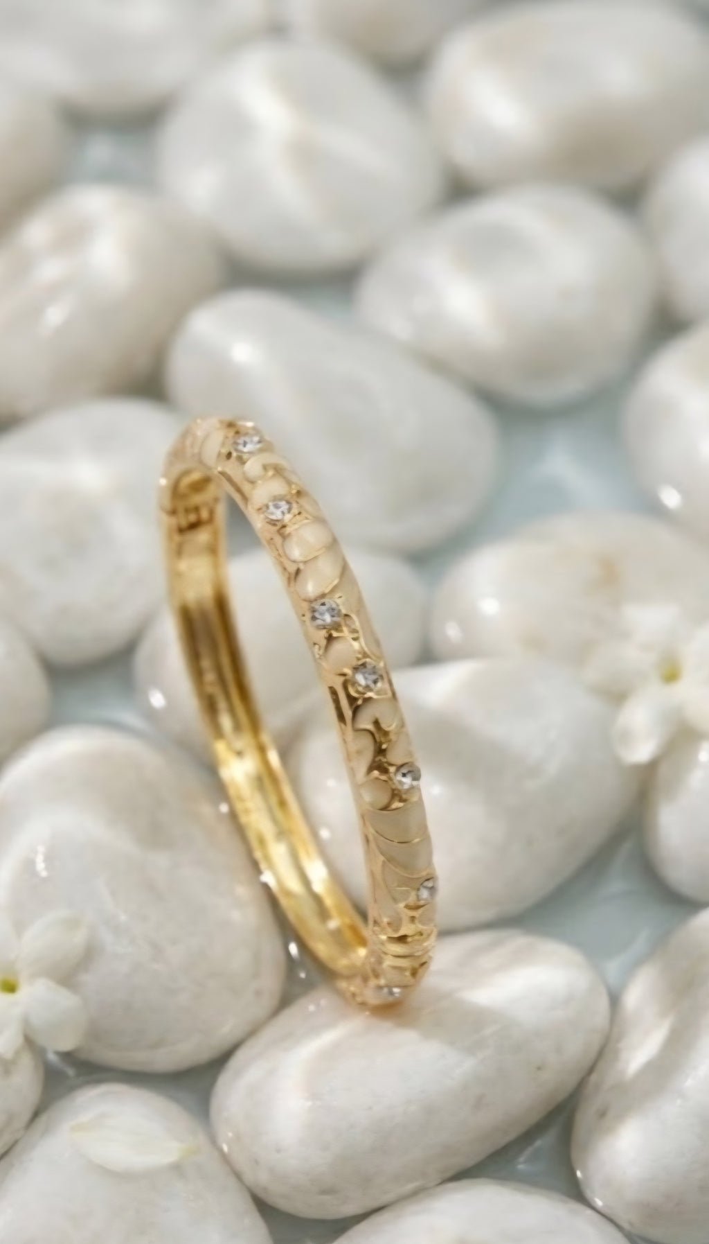 Bracelet Diana, Jonc Fleuri Strass Doré –  Couleurs au Choix | Or et Âme Bijoux