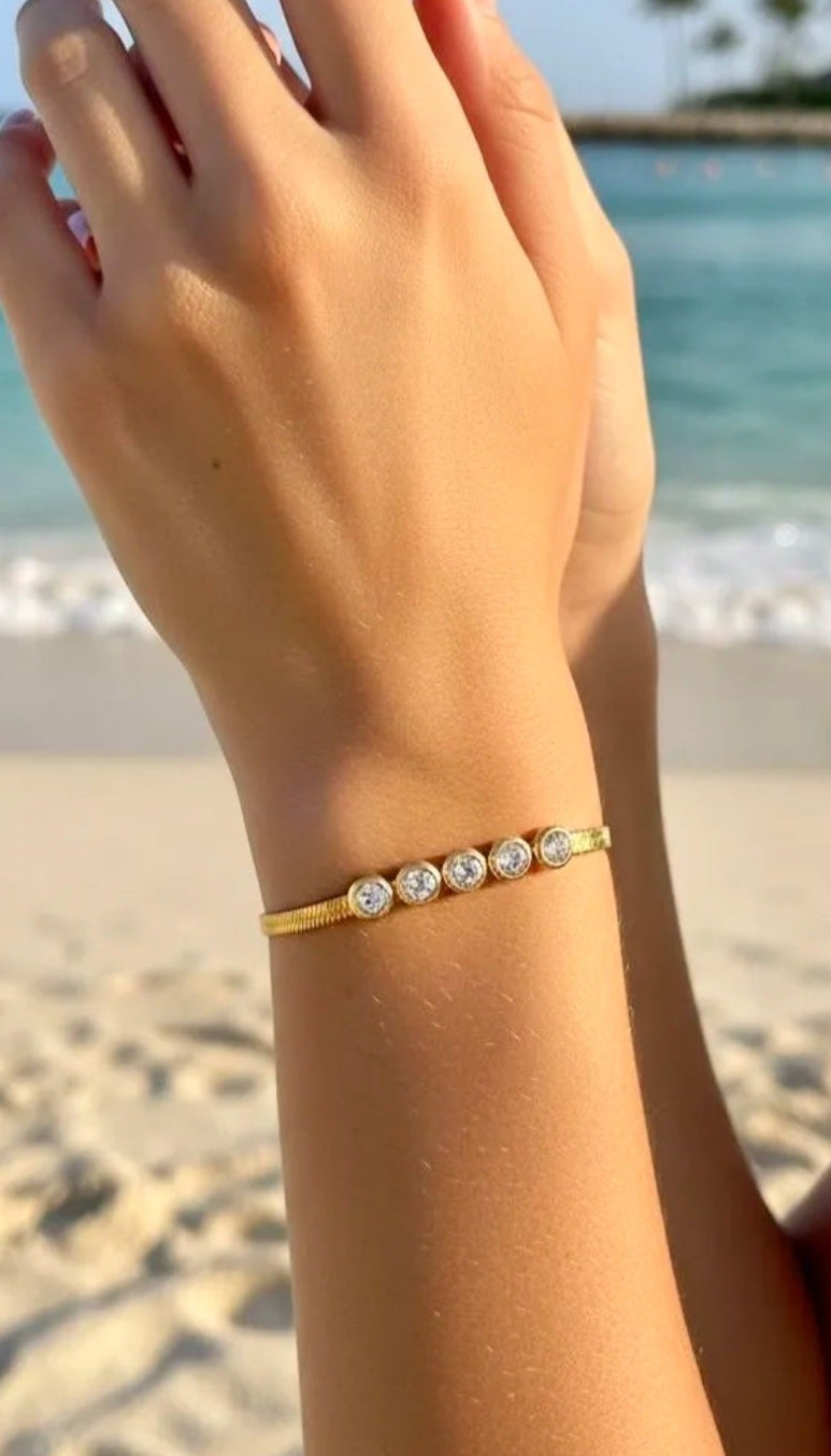 Bracelet Jen doré – Chaîne serpent et 7 zircons