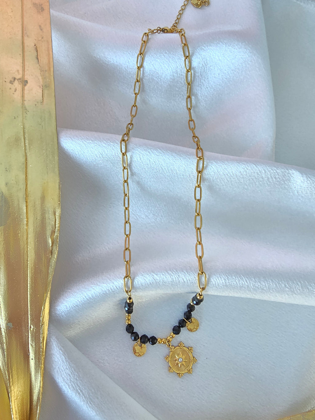 Tamara : Colier en tourmaline noir et en acier inoxydable.