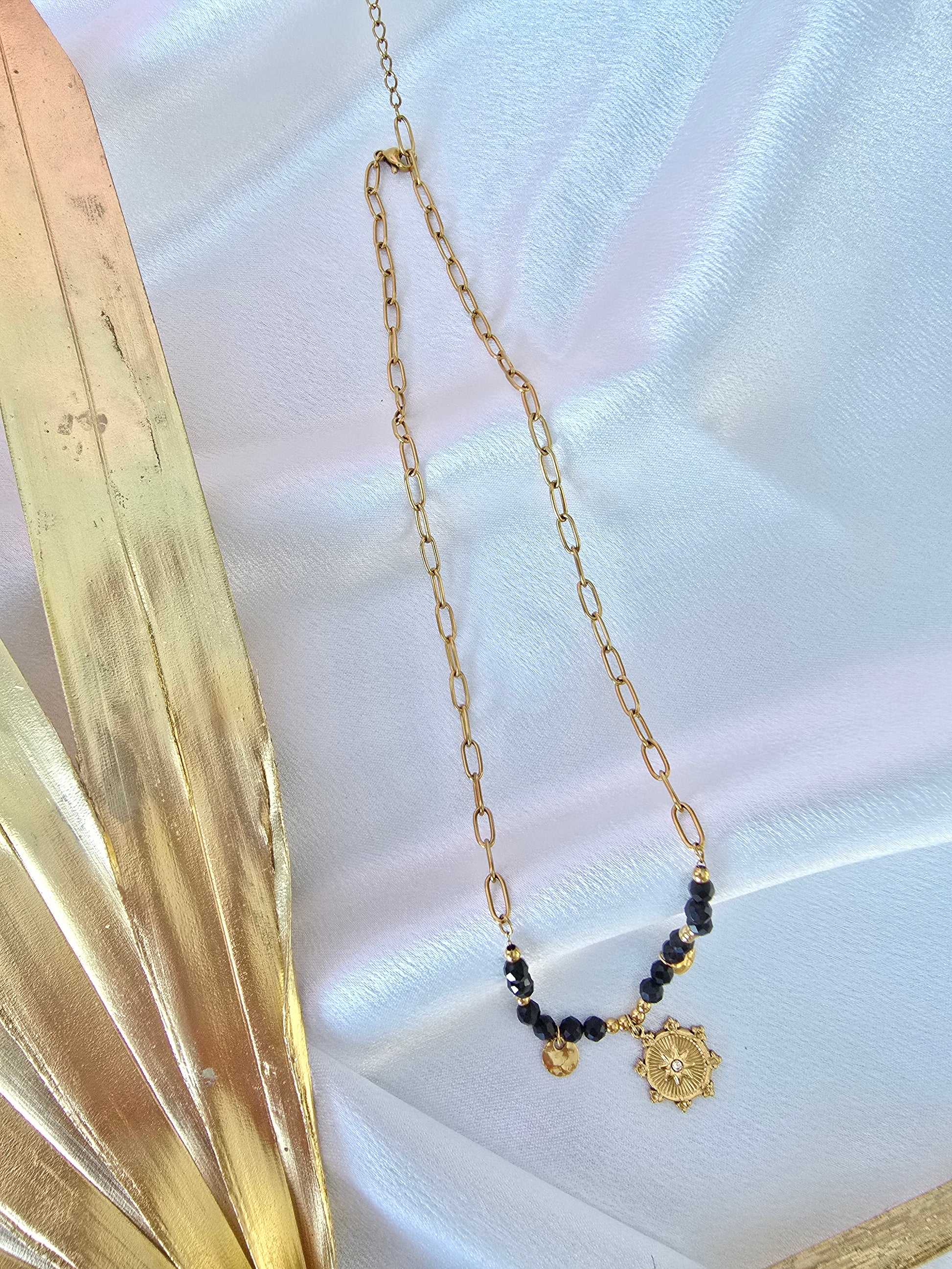 Tamara : Colier en tourmaline noir et en acier inoxydable.