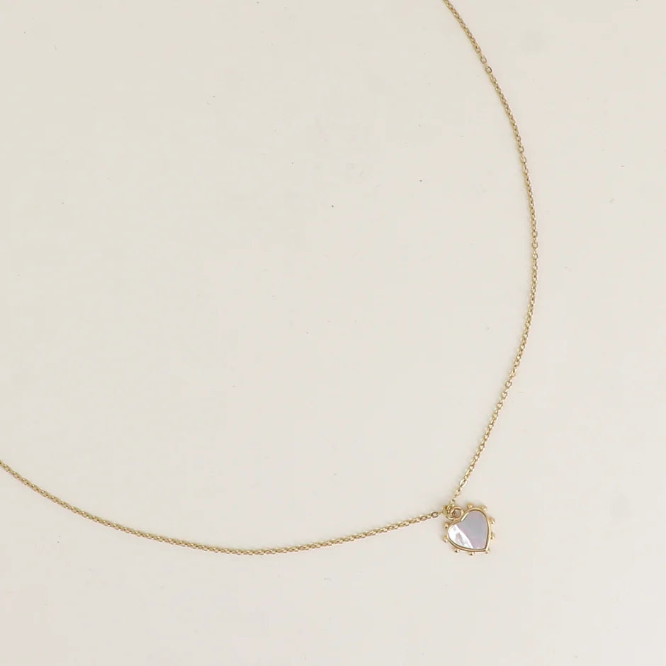 Collier Valentina – Nacre & Cœur Doré