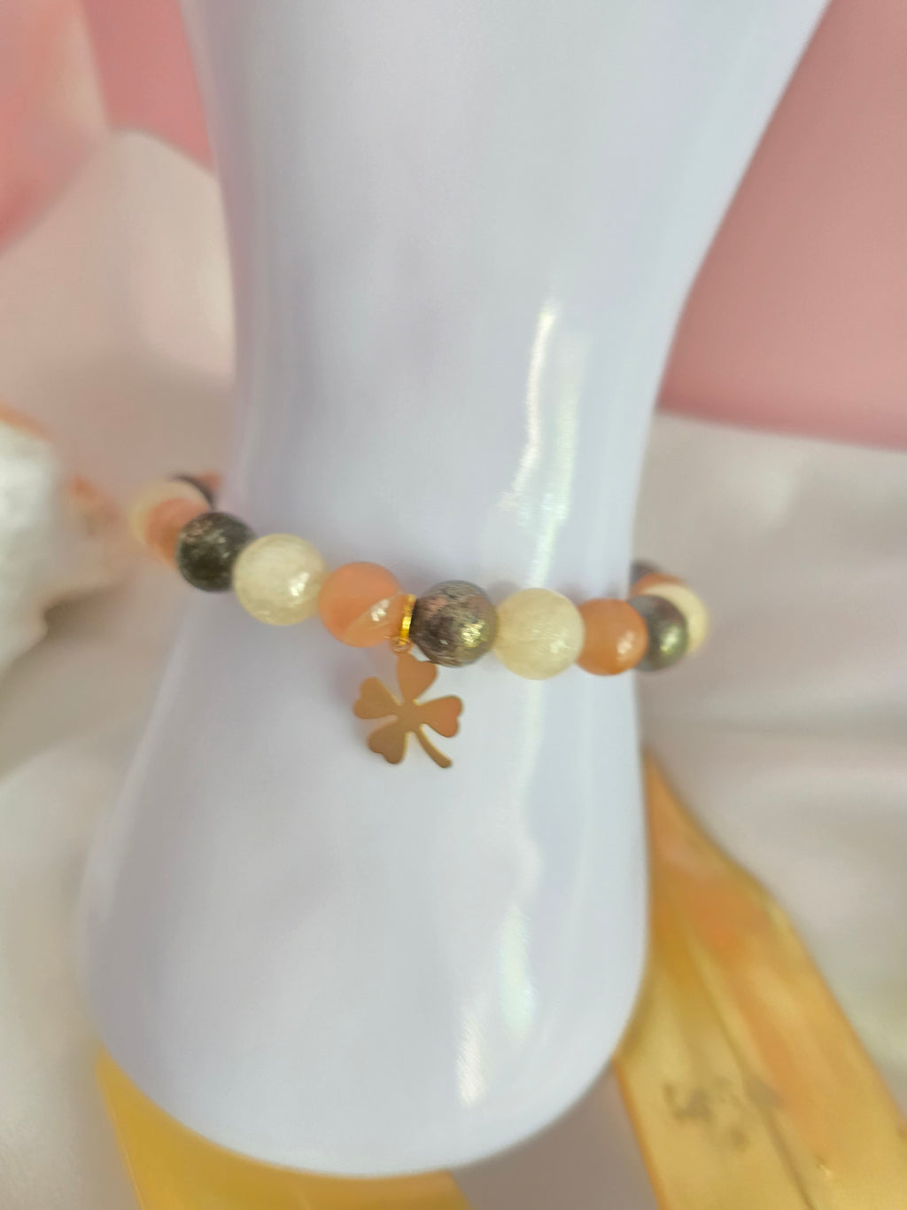 Aimant doré : Pierre du soleil, citrine et pyrite