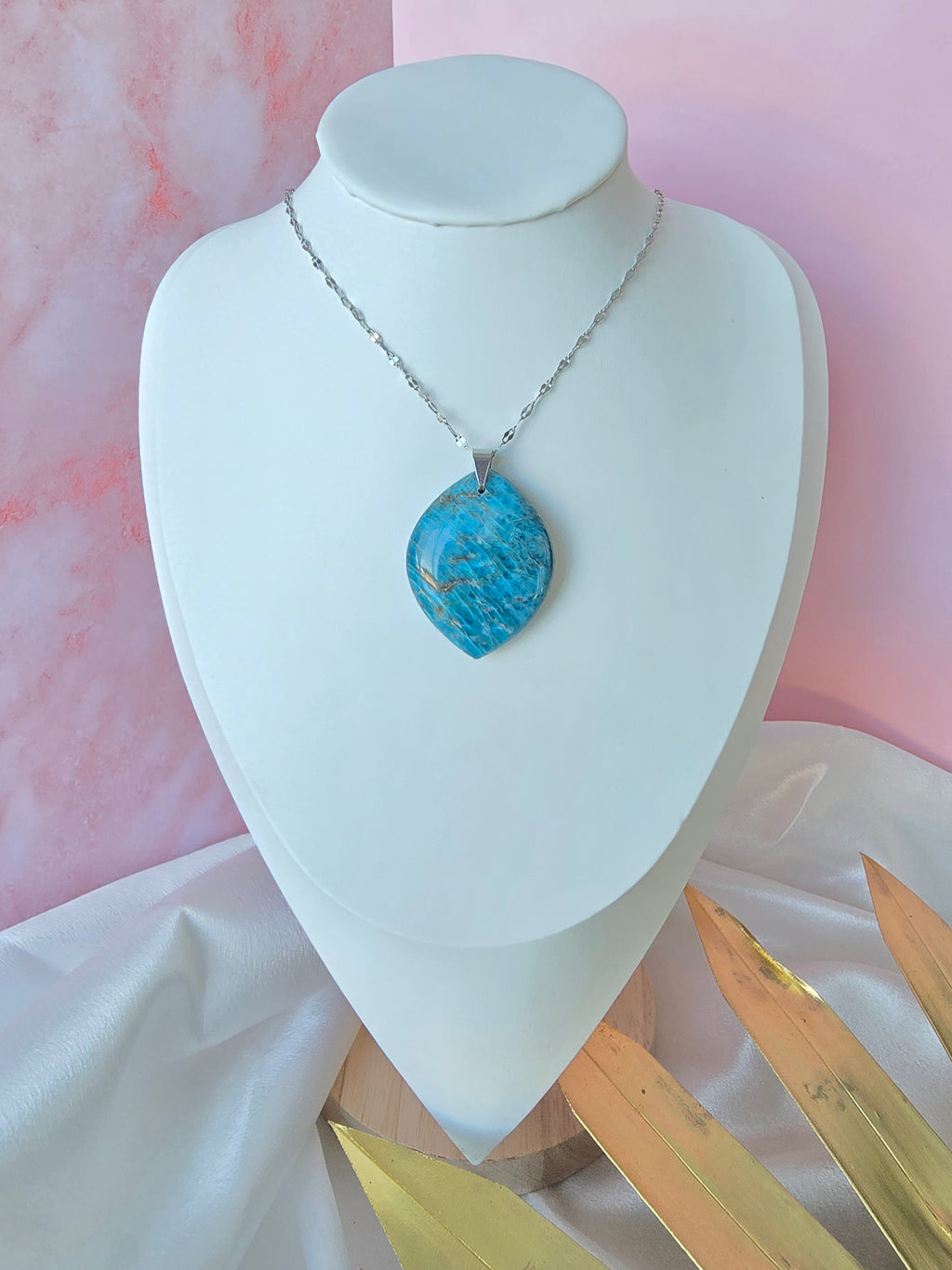 Collier Apatite