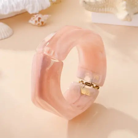 Bracelet ELENA - Jonc Résine Rose Ouvrant - Design Pratique & Élégant