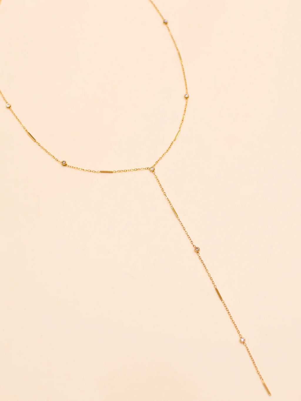 Collier ELIANE Forme Y Perles Dorées Oxyde de Zirconium Acier Inoxydable | Or et Âme Bijoux