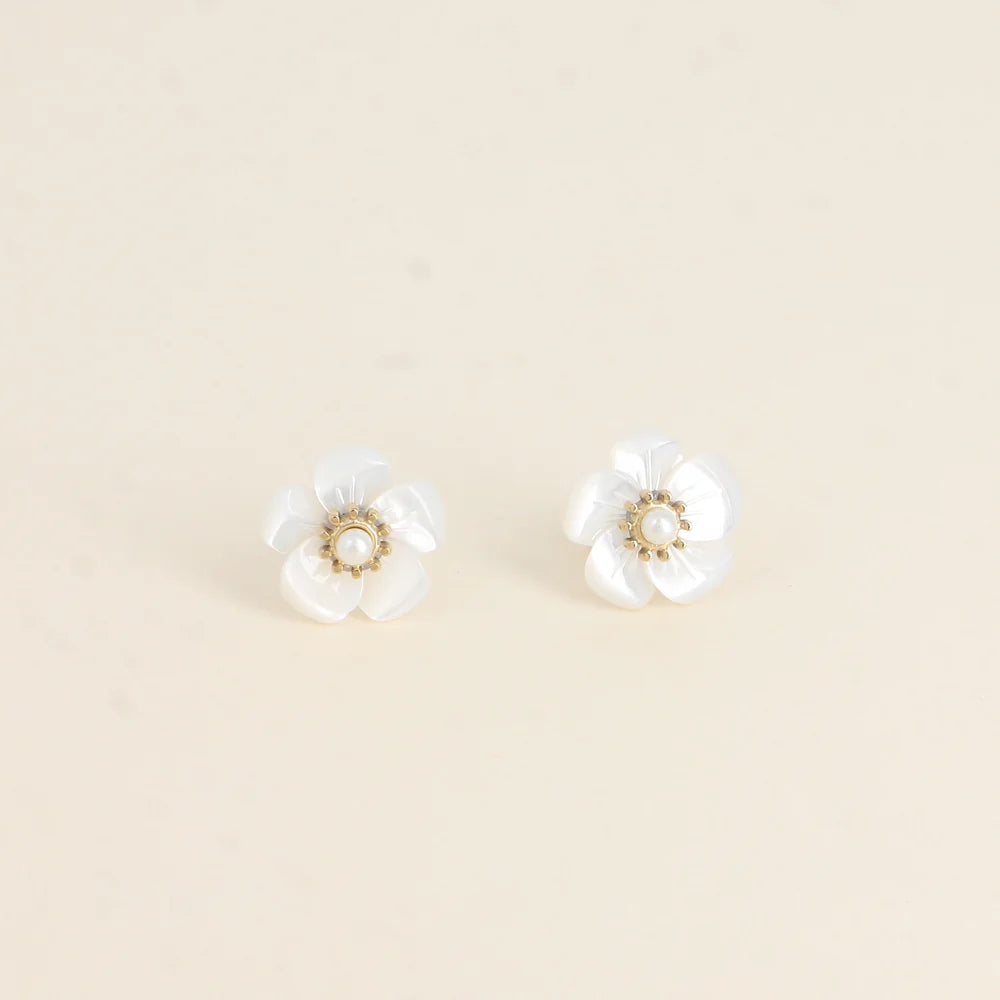 Boucles d'oreilles Éline – Nacre Naturelle & Perle Dorée