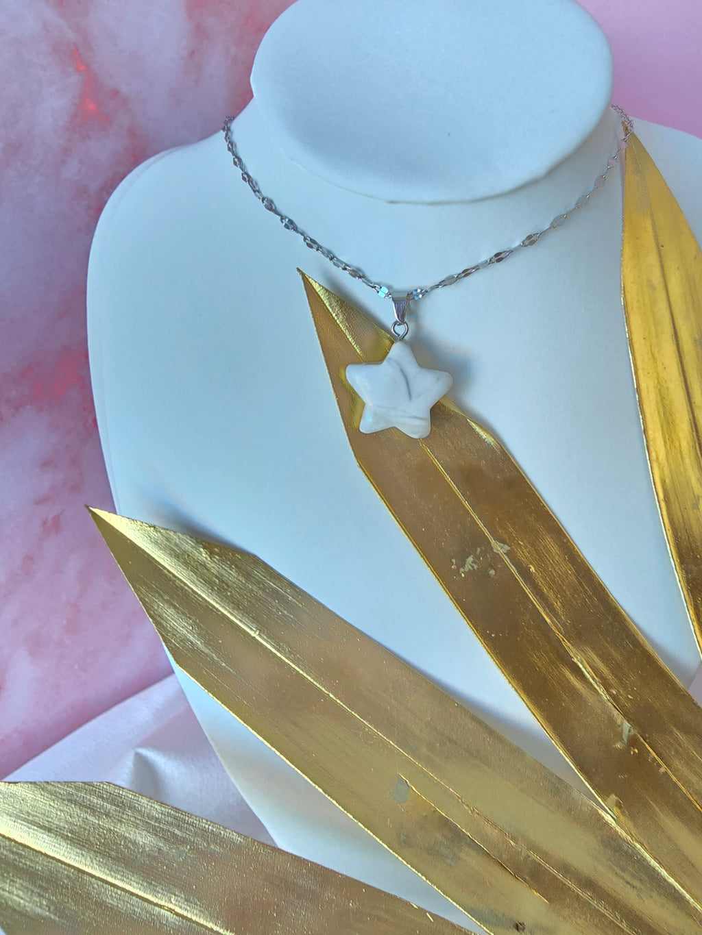 Collier et pendentif étoile en howlite