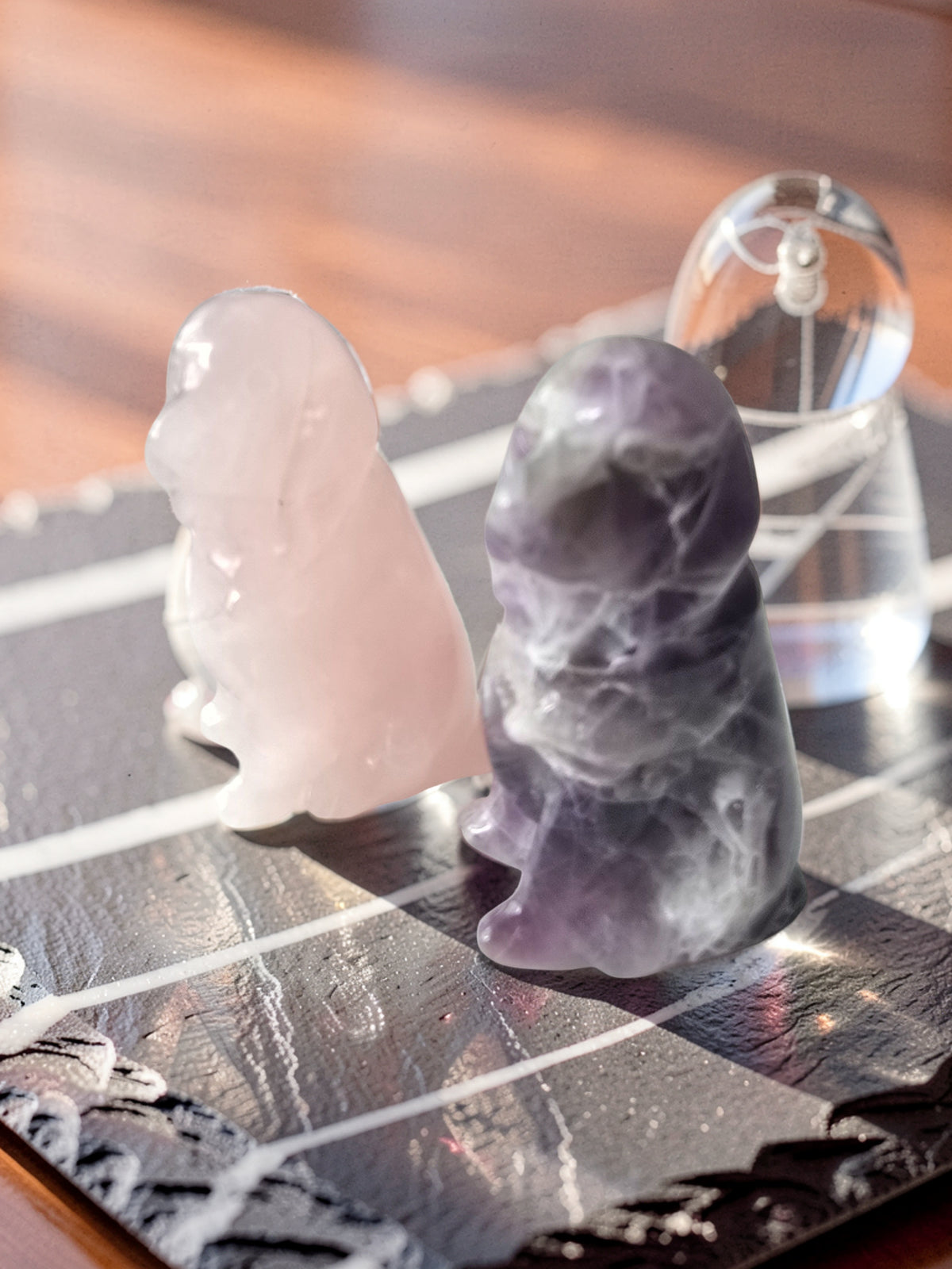 Statue Chien en Améthyste ou Quartz Rose – 5 cm