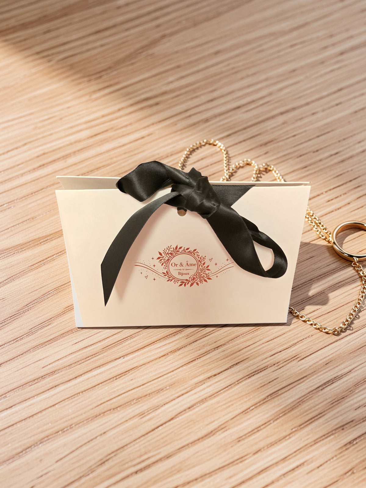 Sac cadeau bijoux avec ruban noir – Or & Âme Bijoux – 11 × 16 cm