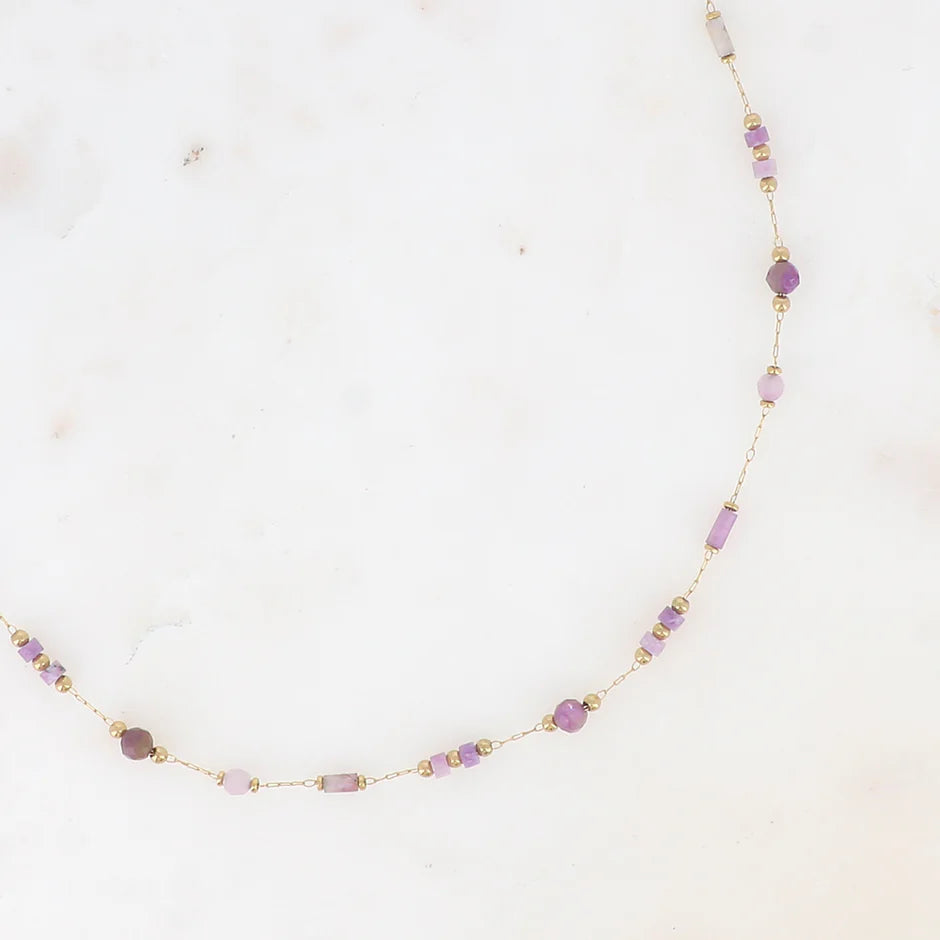 Collier Joye – Chaîne Dorée & Pierres Naturelles