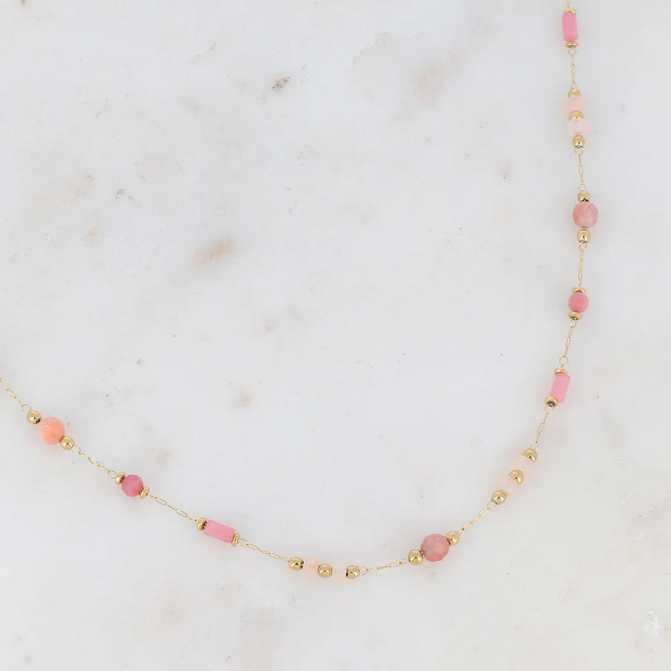 Collier Joye – Chaîne Dorée & Pierres Naturelles
