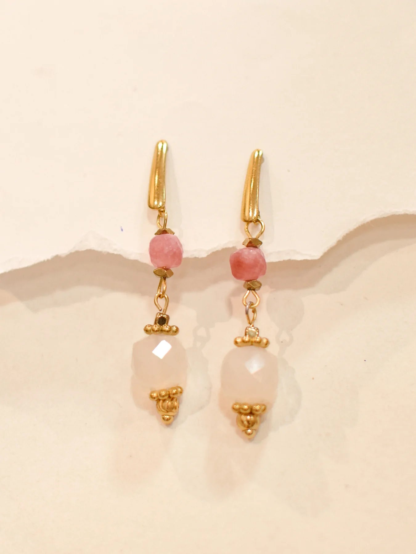 Boucles d'Oreilles KAEL Pendantes Quartz Rose Cristal Roche Lépidolite | Or et Âme Bijoux