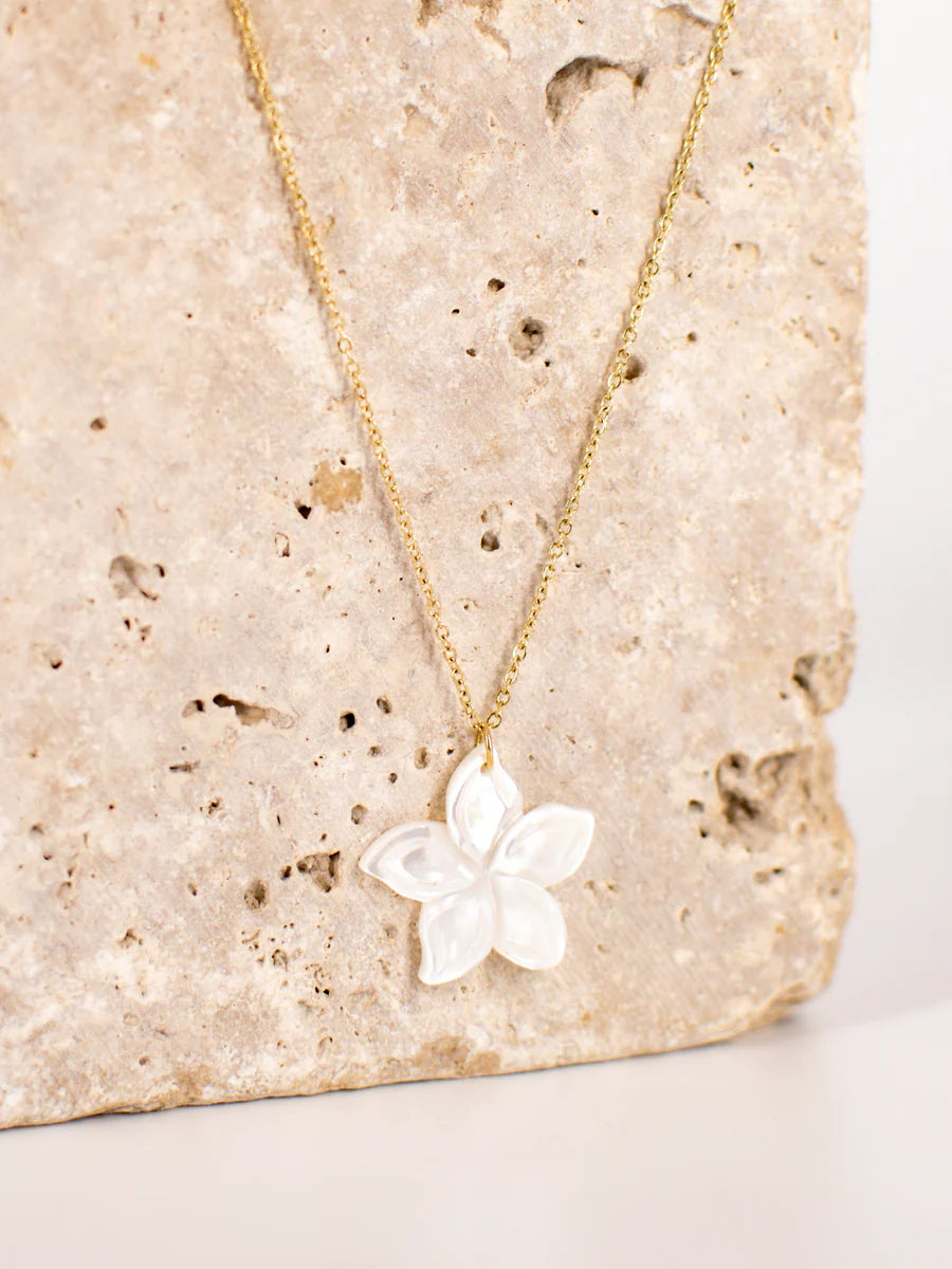 Collier Lilo – Grande Fleur de Nacre