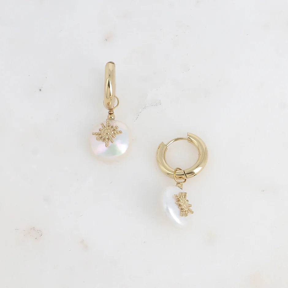 Boucles d'Oreilles LIMA – Créoles Perle d'Eau Douce & Étoile Dorée