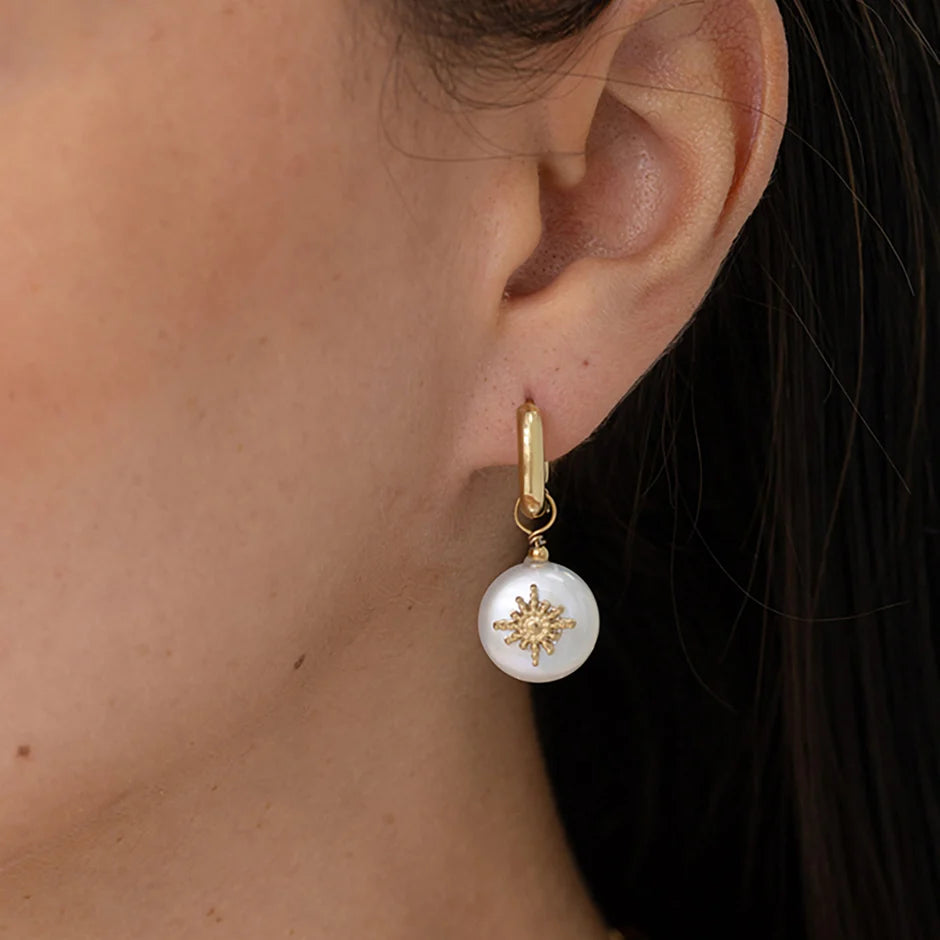 Boucles d'Oreilles LIMA – Créoles Perle d'Eau Douce & Étoile Dorée