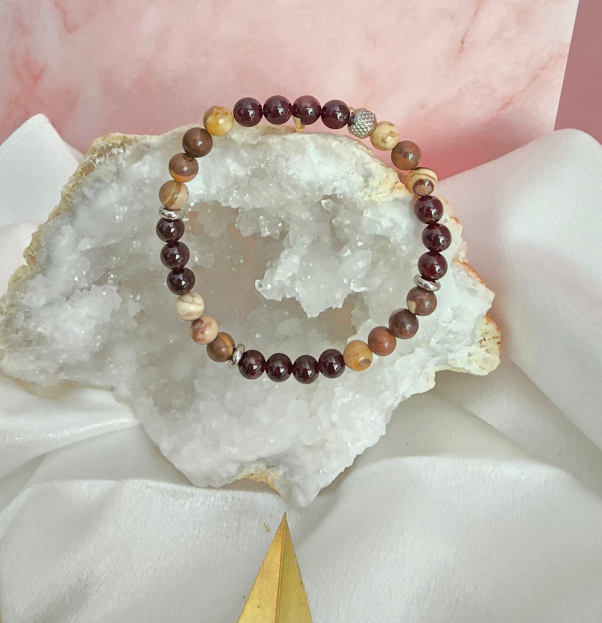 Pilier intérieur : Grenat et Jaspe brun