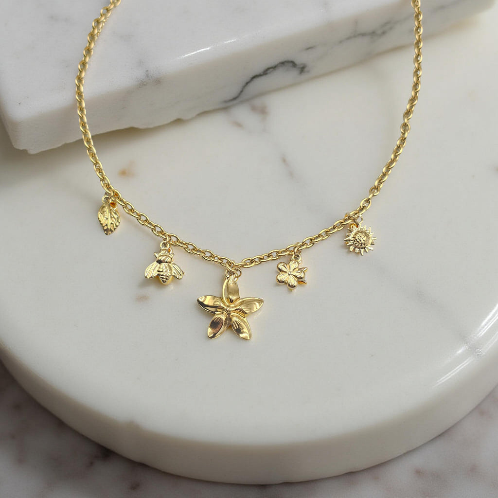 Collier ANYA Chaîne Dorée 5 Pendants Délicats - Or et Âme-Bijoux