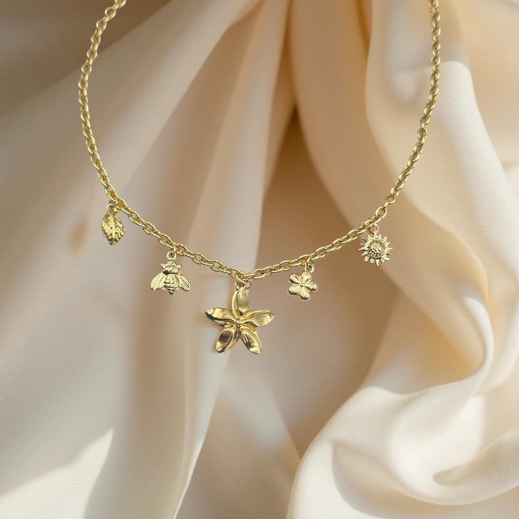 Collier ANYA Chaîne Dorée 5 Pendants Délicats - Or et Âme-Bijoux