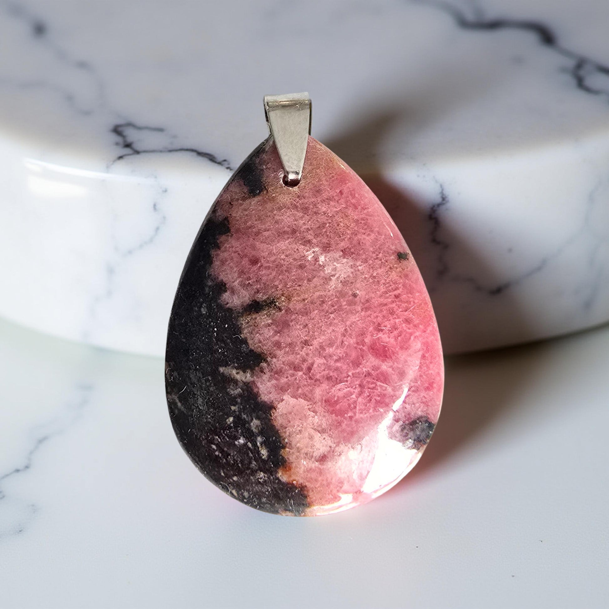 Pendentif Rhodonite Goutte - Pierre Naturelle - Amour & Compassion | Lithothérapie