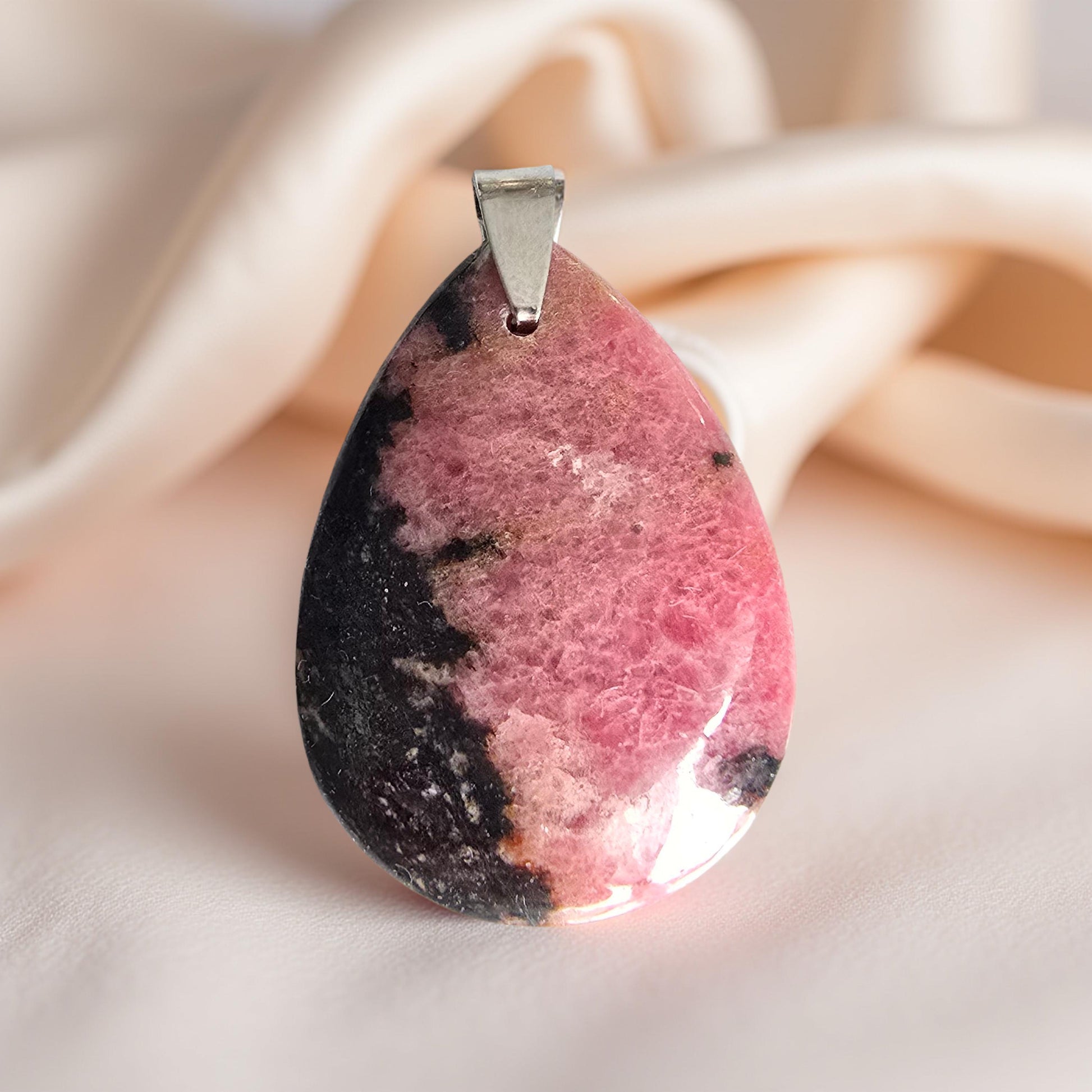 Pendentif Rhodonite Goutte - Pierre Naturelle - Amour & Compassion | Lithothérapie