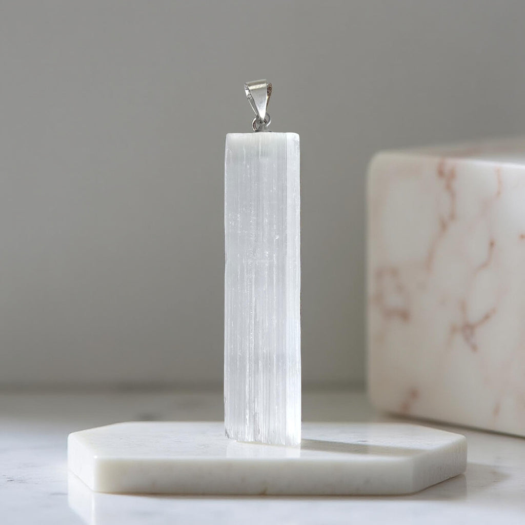 Pendentif Long Sélénite - Pierre de Clarté & Purification Or et Âme-Bijoux
