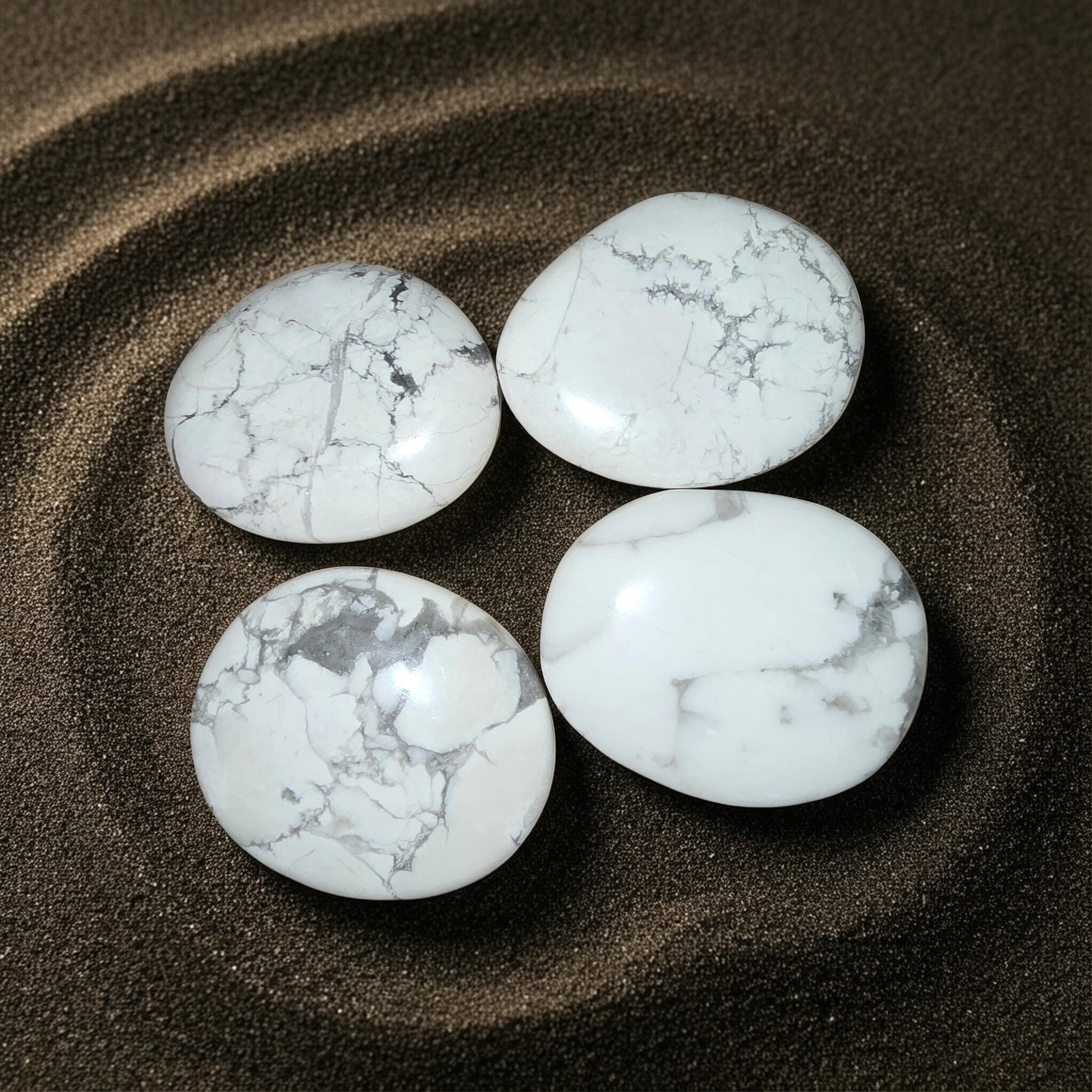 Galet de Howlite naturel blanc. Pierre du sommeil, insomnie, apaisement, stress, os et dents. Méditation et relaxation profonde.