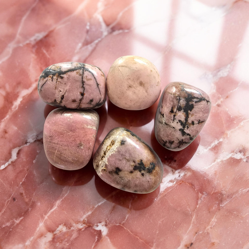 Pierre Roulée Rhodonite | Guérison Émotionnelle & Amour de Soi