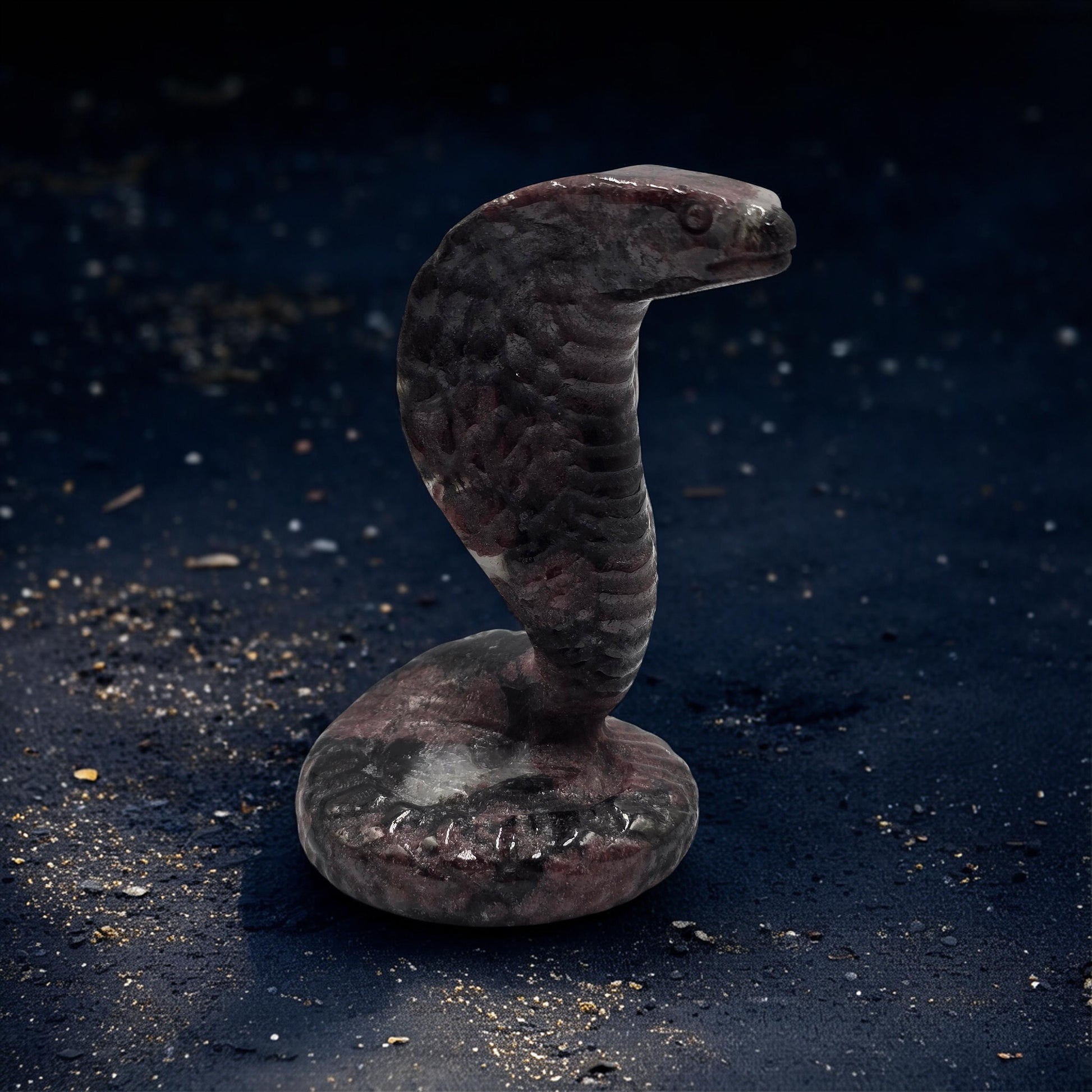 Cobra Grenat Rouge sur Astrophyllite 110mm - Pièce Rare