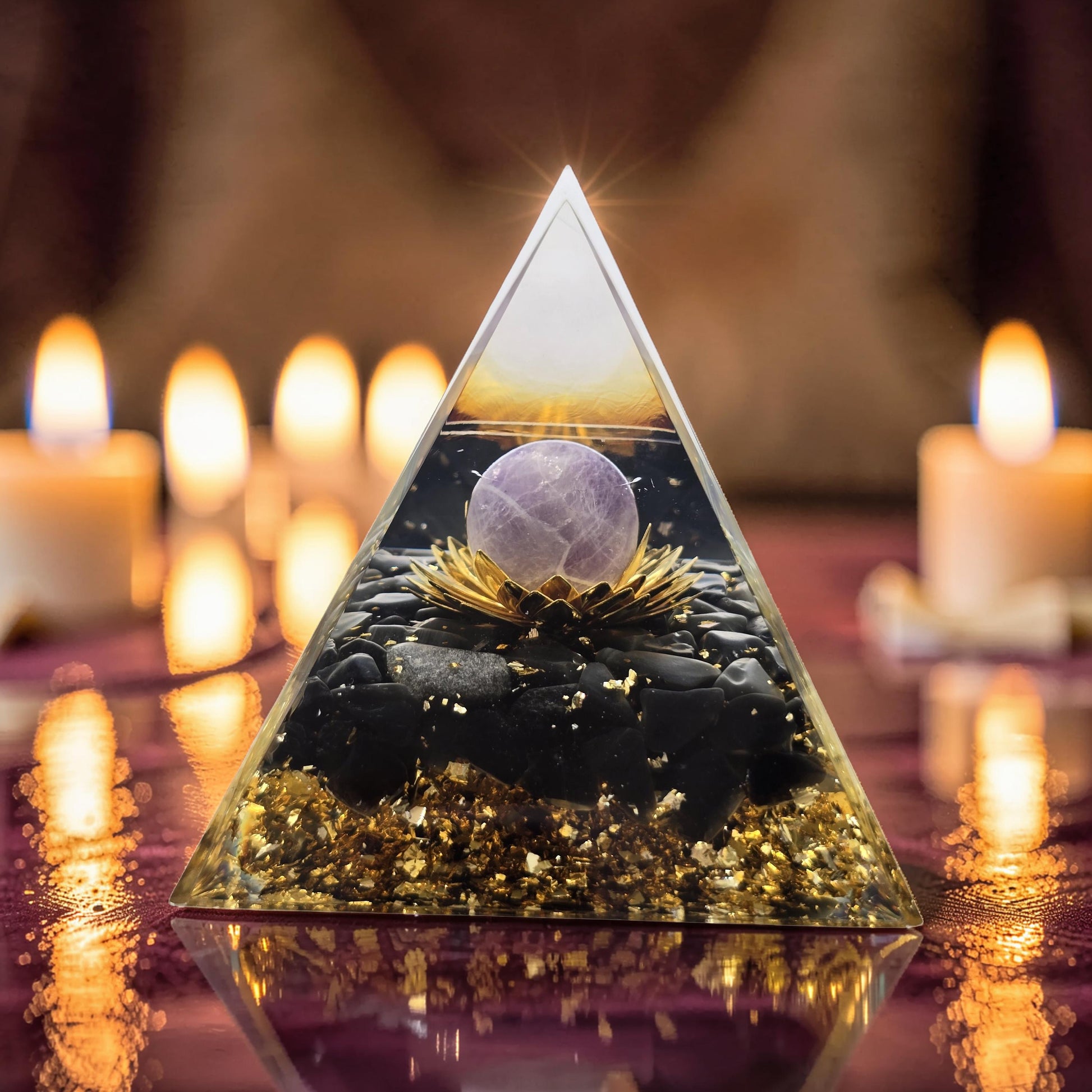 Orgonite Lotus Doré Pailleté d'Or - Améthyste & Obsidienne Noire