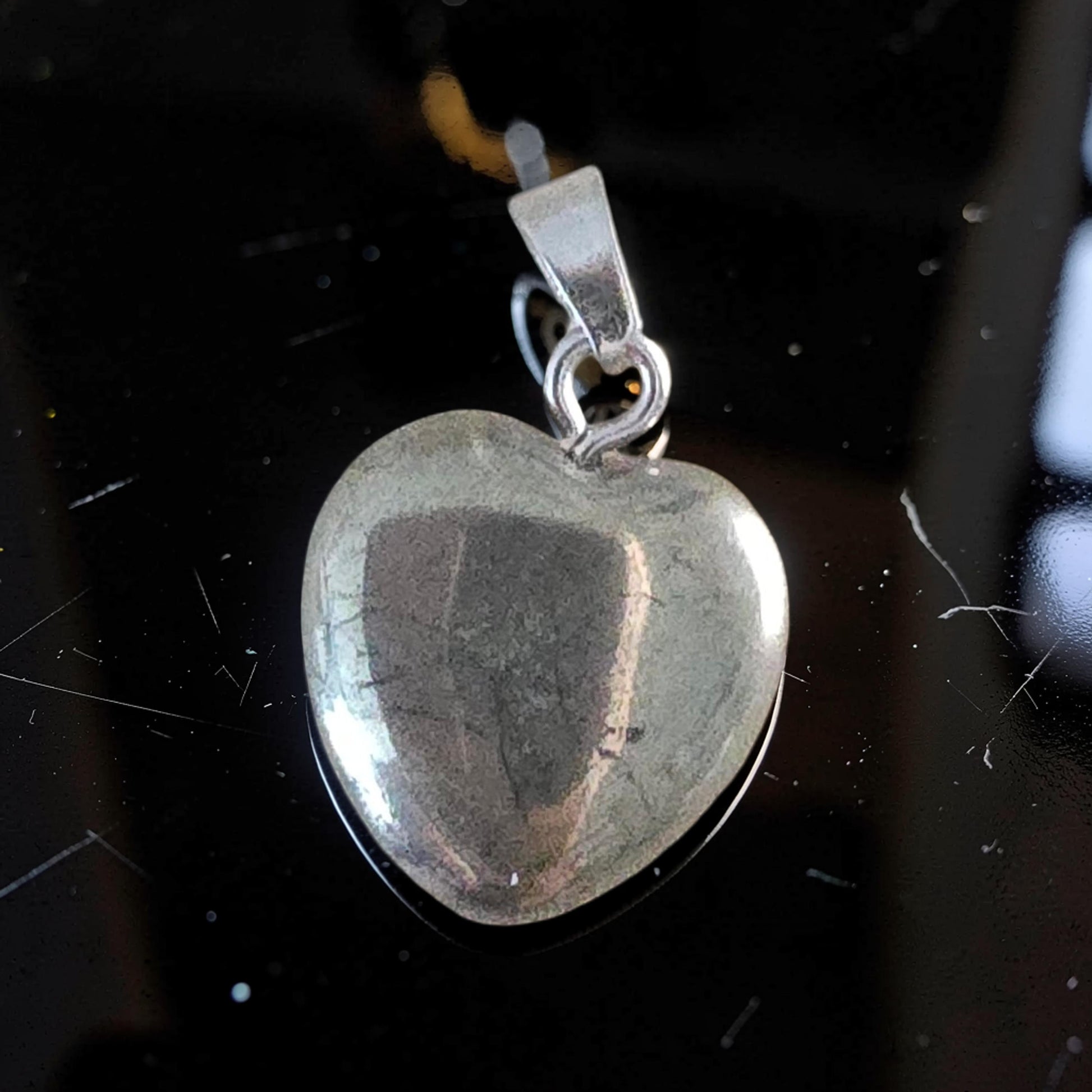 Pendentif Cœur en Pyrite - Pierre de Prospérité
