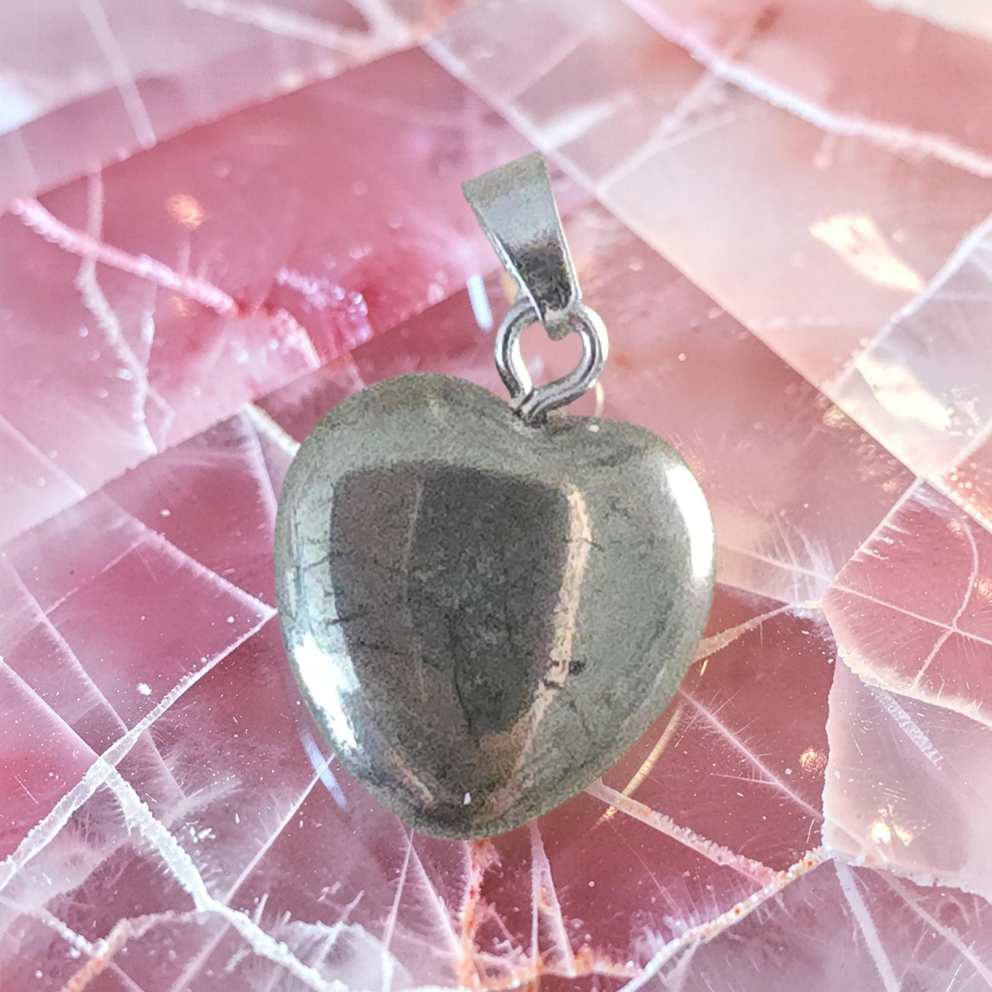 Pendentif Cœur en Pyrite - Pierre de Prospérité