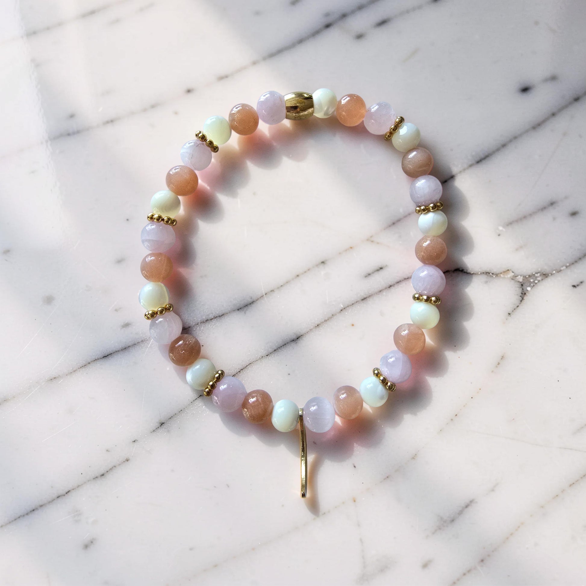 Bracelet Féminité Sacrée - Pierre de Lune, Nacre & Morganite