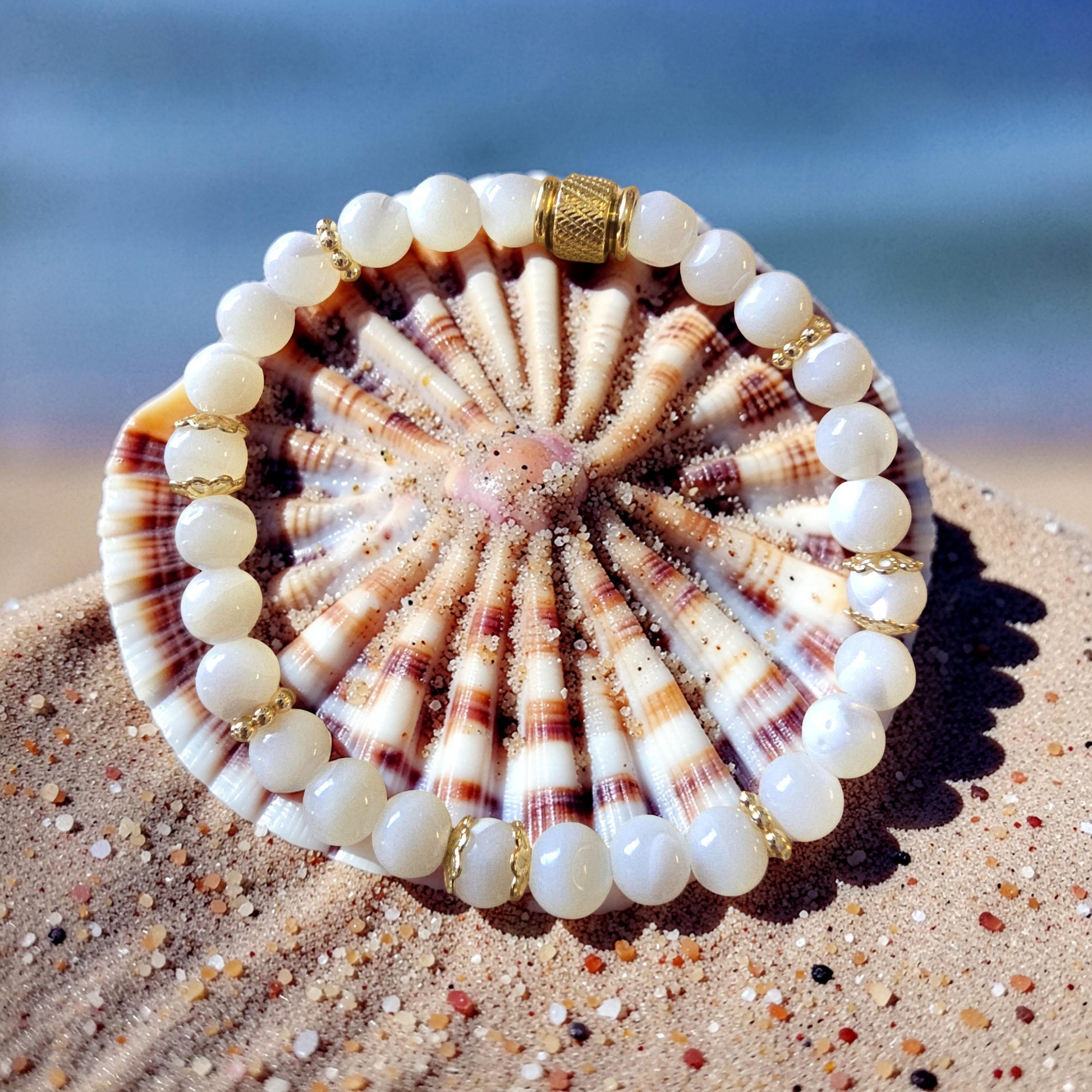 Bracelet SÉLÉNA Nacre Blanche & Acier Inoxydable Doré | Or et Âme Bijoux