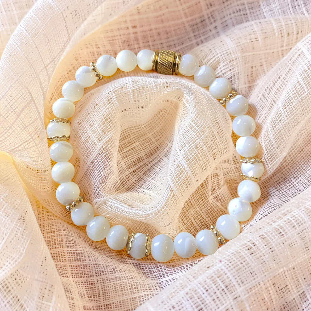 Bracelet SÉLÉNA Nacre Blanche & Acier Inoxydable Doré | Or et Âme Bijoux