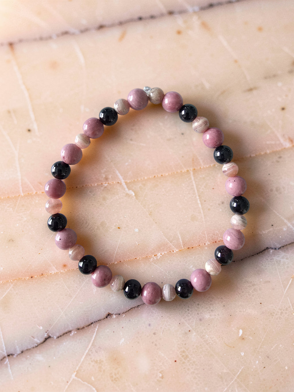 Bracelet Amour & Guérison Émotionnelle – Rhodochrosite, Grenat & Rhodonite