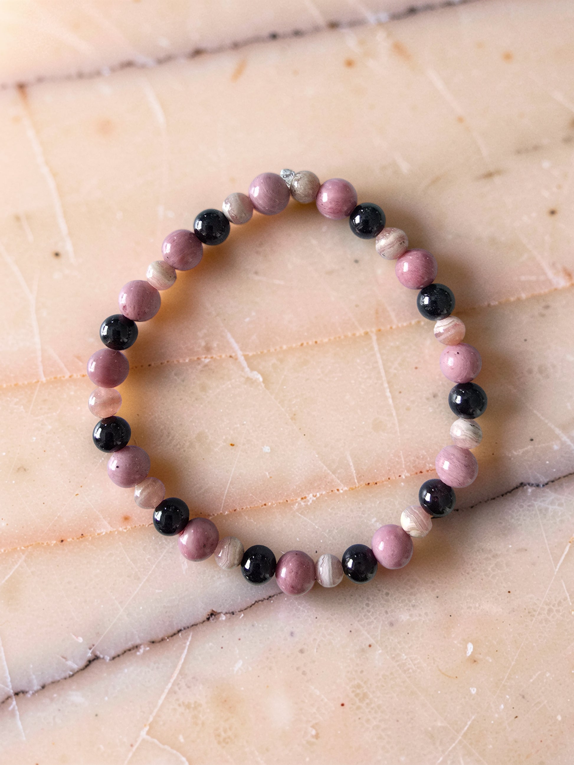 Bracelet Amour & Guérison Émotionnelle – Rhodochrosite, Grenat & Rhodonite