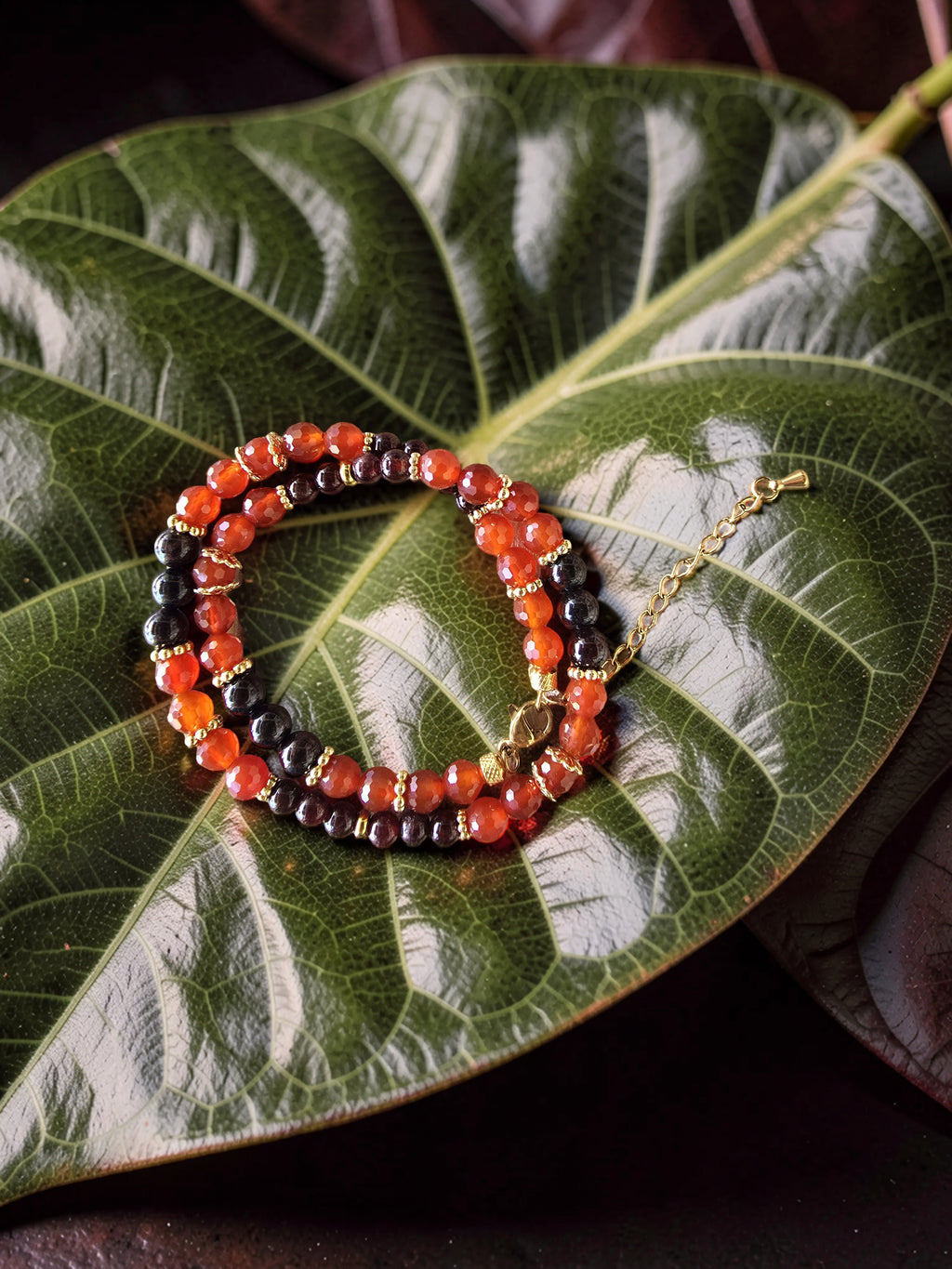Bracelet double Ignis – Grenat Rouge & Cornaline Facettée | Passion, Vitalité & Ancrage | Or et Âme Bijoux