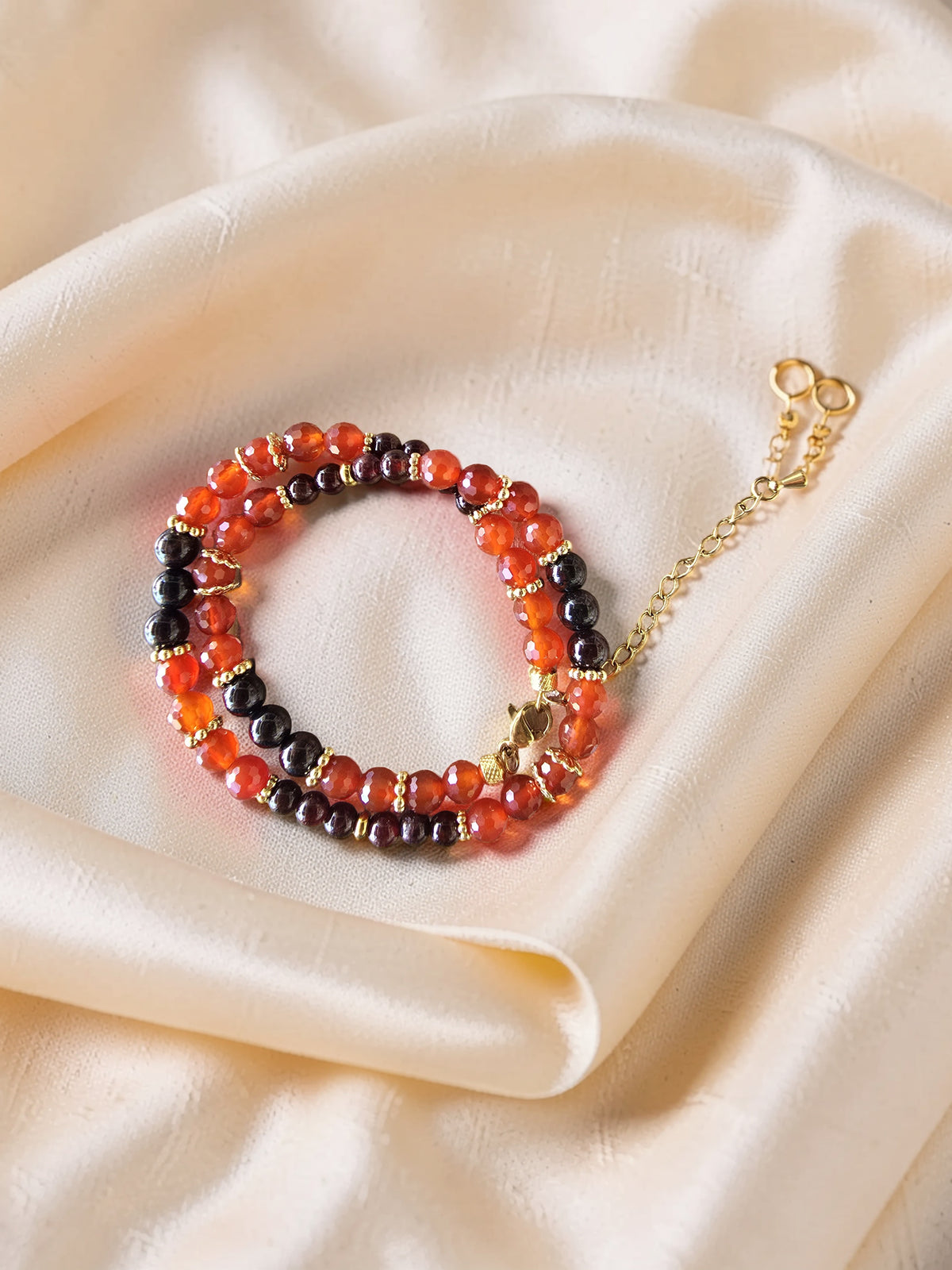Bracelet double Ignis – Grenat Rouge & Cornaline Facettée | Passion, Vitalité & Ancrage | Or et Âme Bijoux