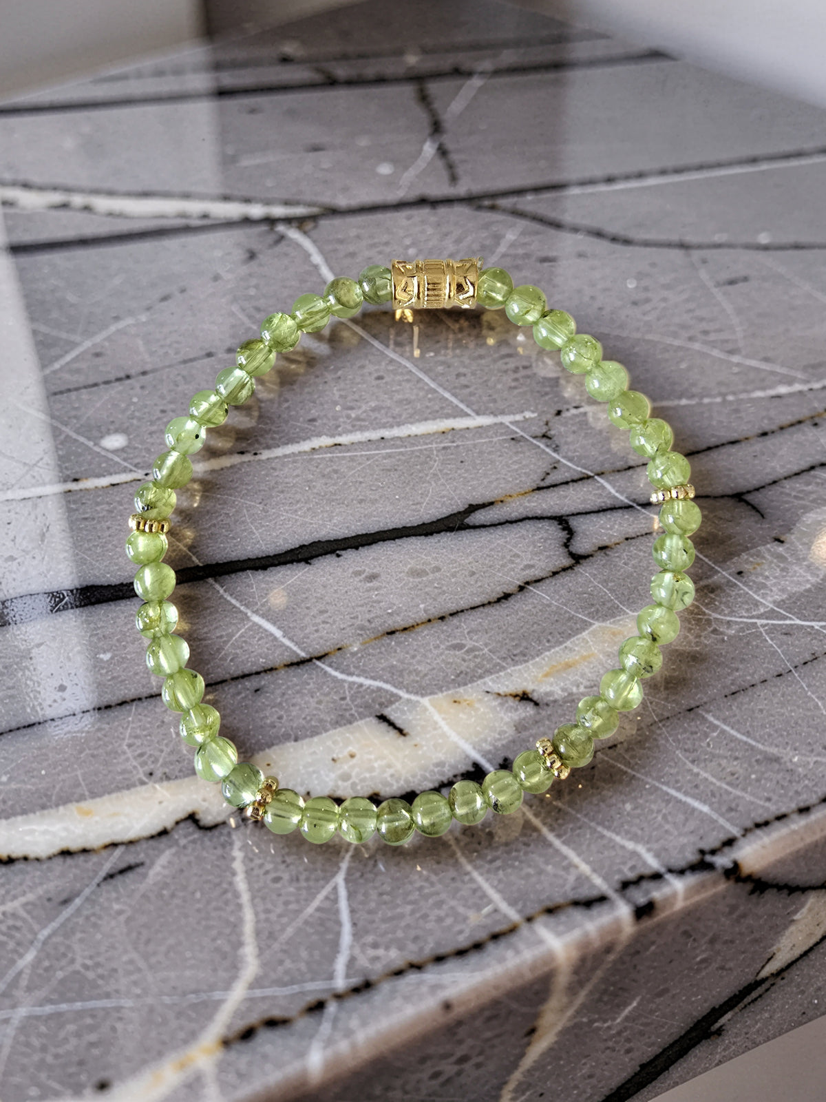 Bracelet Lumière Verte – Péridot 4 mm