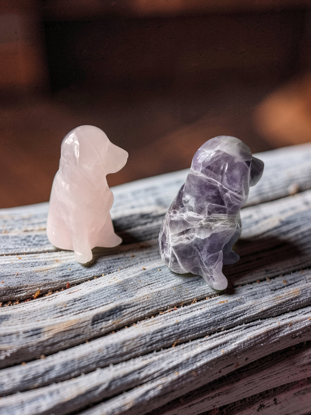 Statue Chien en Améthyste ou Quartz Rose – 5 cm