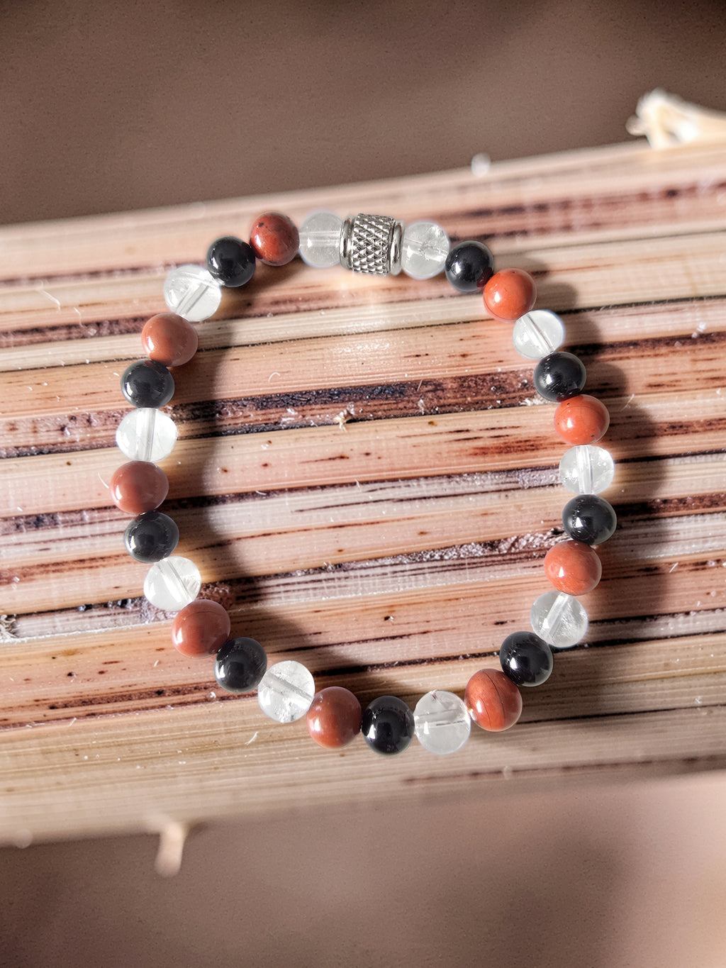 Bracelet Force & Équilibre – Jaspe Rouge, Cristal de Roche & Tourmaline Noire