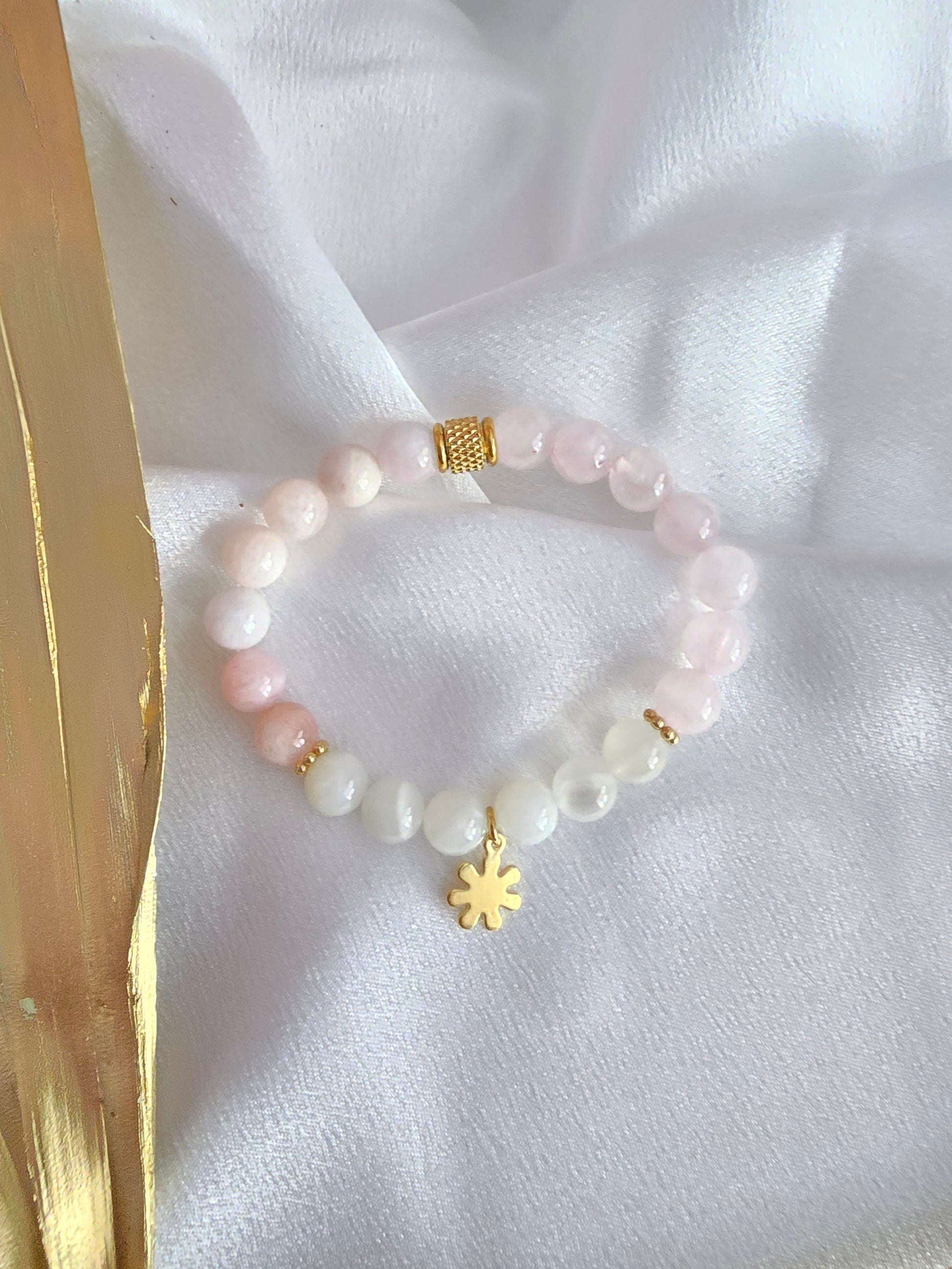 Rose du ciel : Morganite, pierre de lune et quartz rose