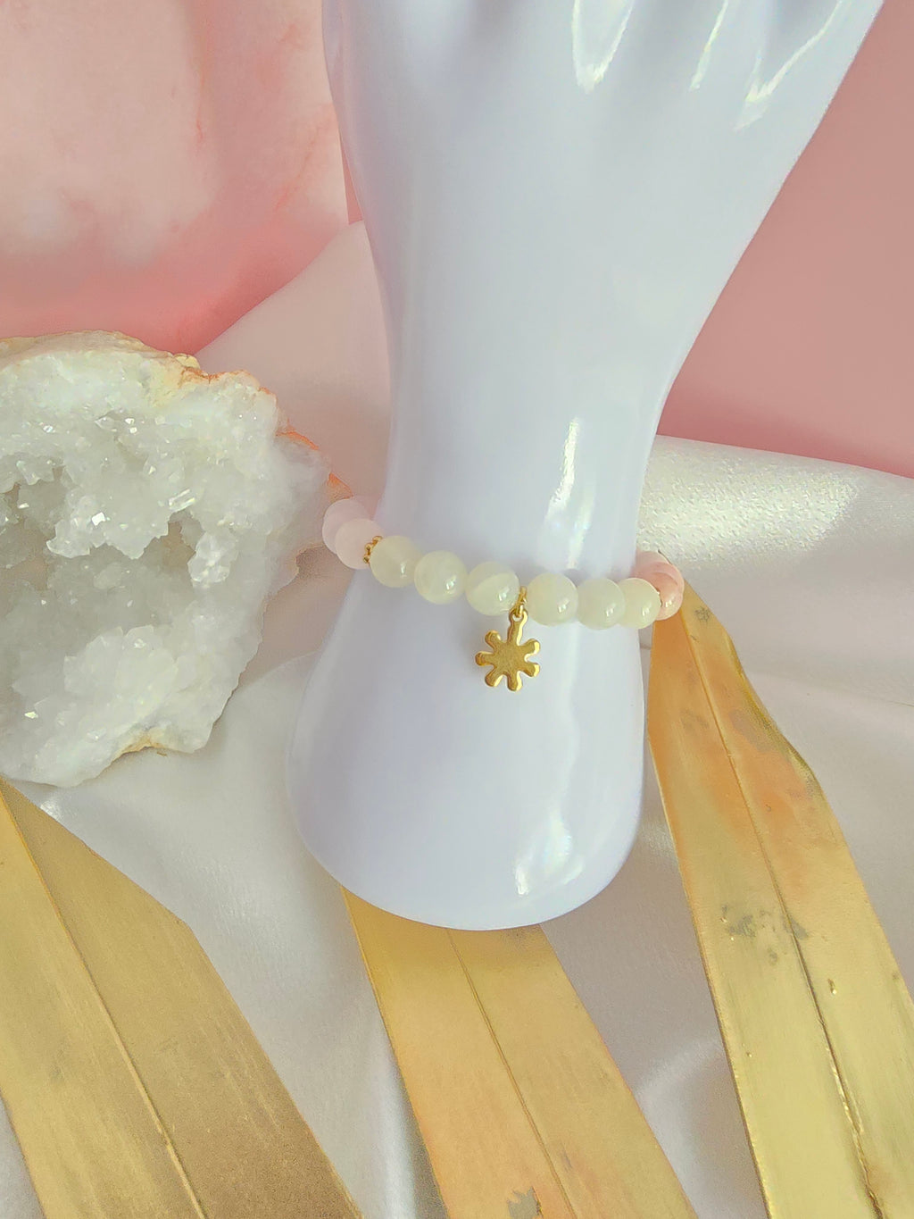 Rose du ciel : Morganite, pierre de lune et quartz rose