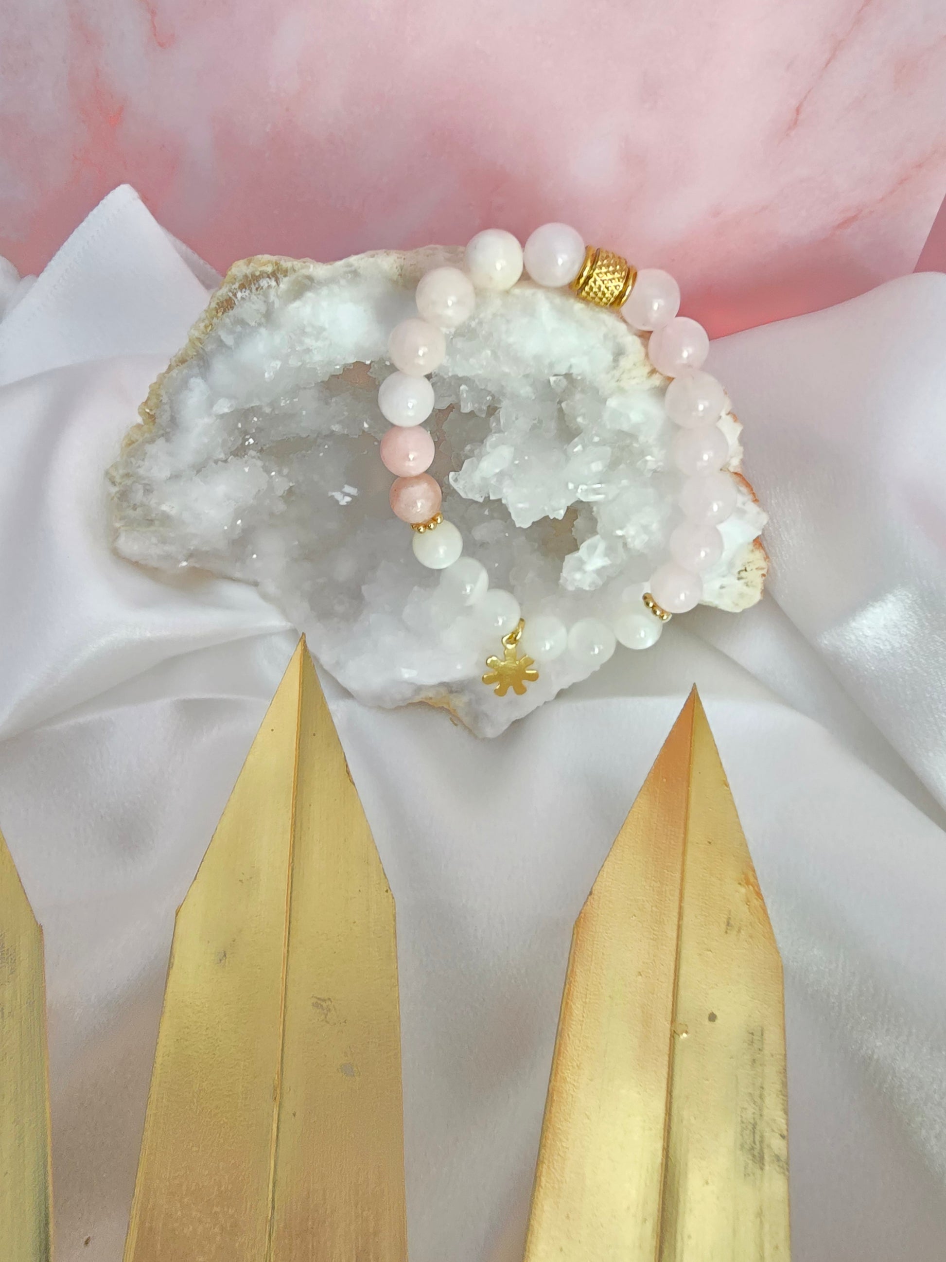 Rose du ciel : Morganite, pierre de lune et quartz rose