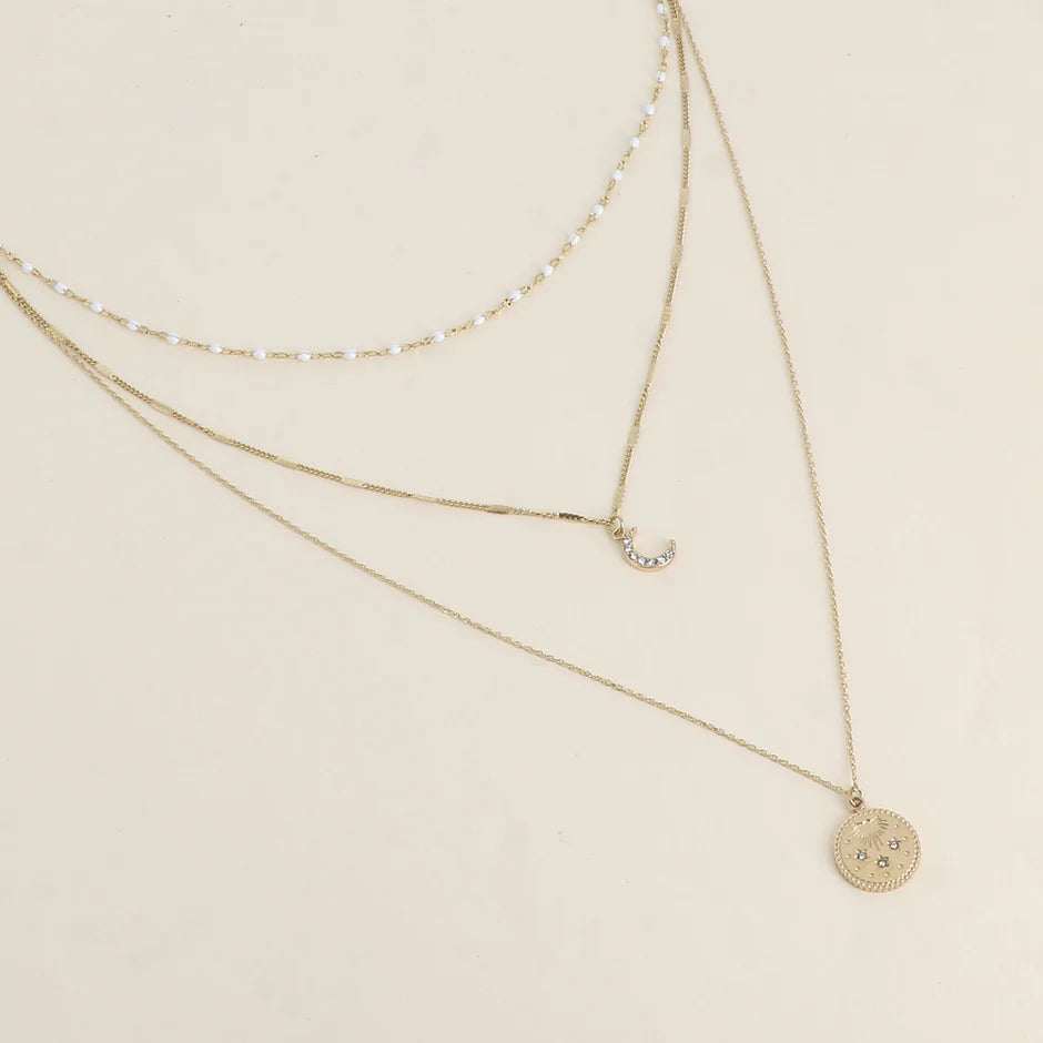 Collier Talia – 3 Rangs Lune, Médaillon Étoiles & Maille Grain de Café Émaillée