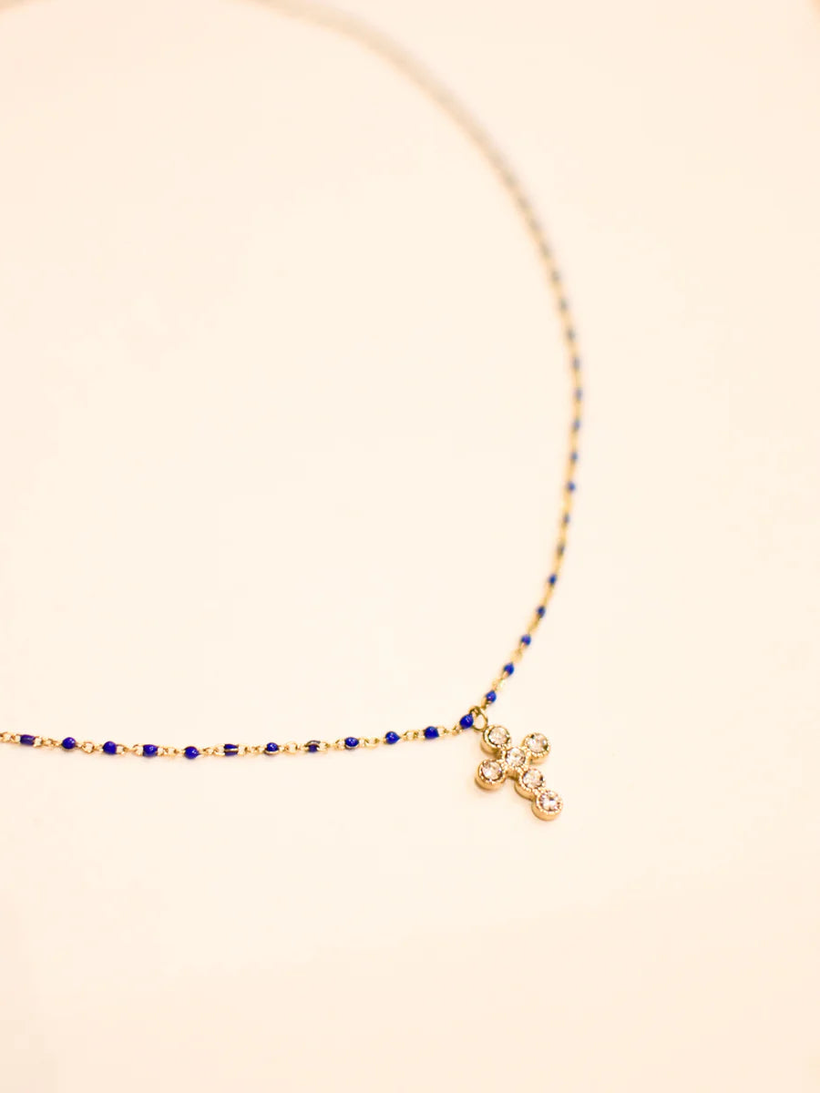 Collier Willo – Chaîne Perles Résine & Croix Zirconium